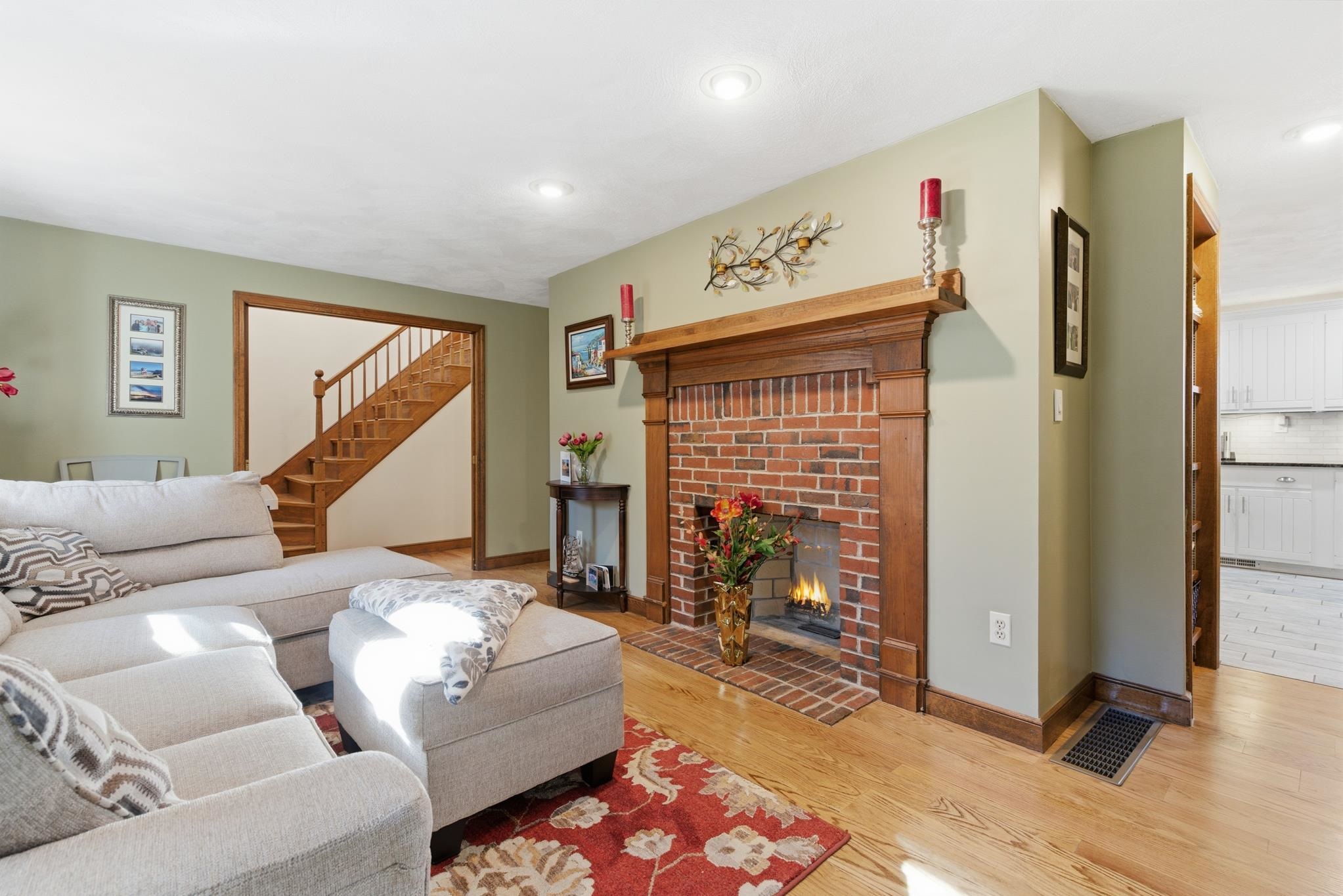 116 Westfall Rd, Pelham, NH 03076