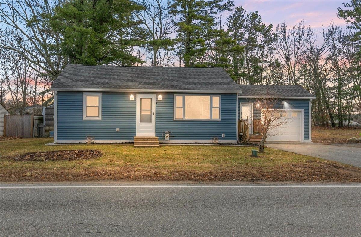 18 Old Rd, Plaistow, NH 03865