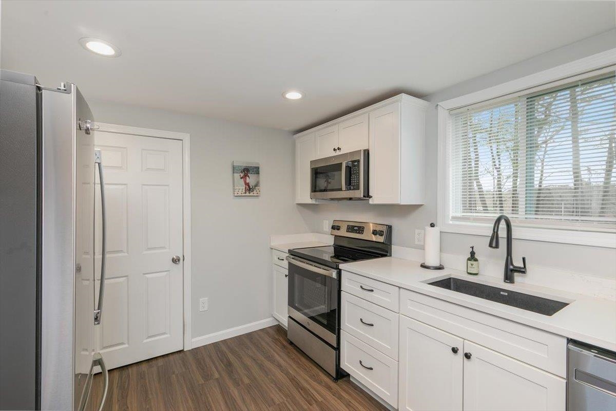 18 Old Rd, Plaistow, NH 03865