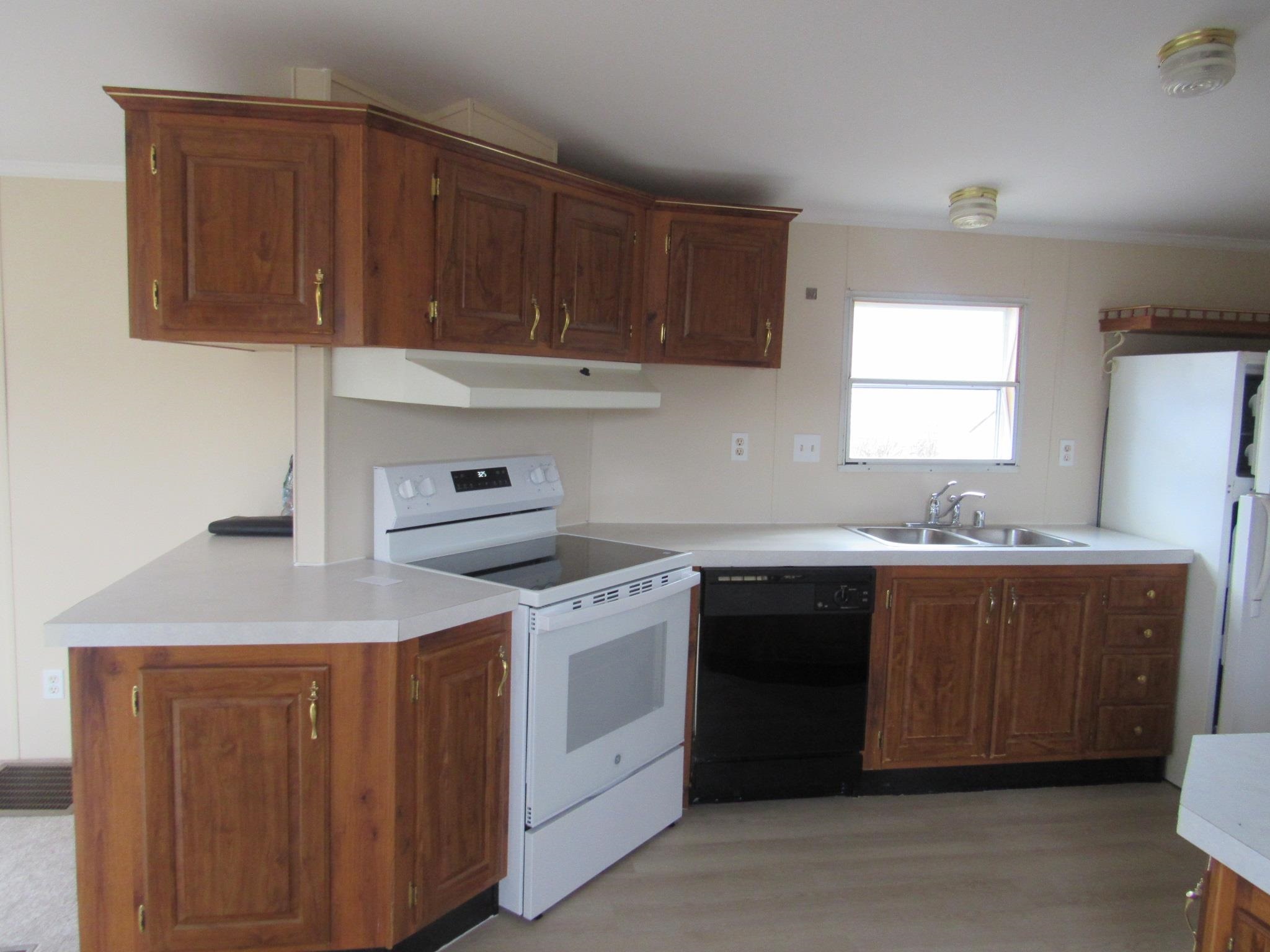 29 Lowell Rd, Salem, NH 03079