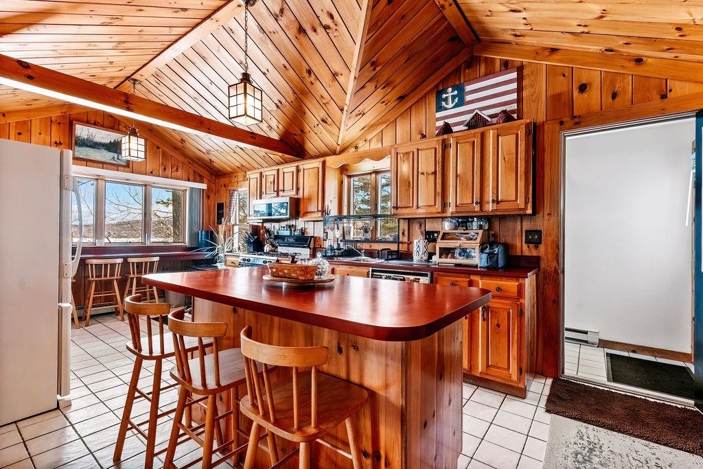 210 South Shore Rd, New Durham, NH 03855