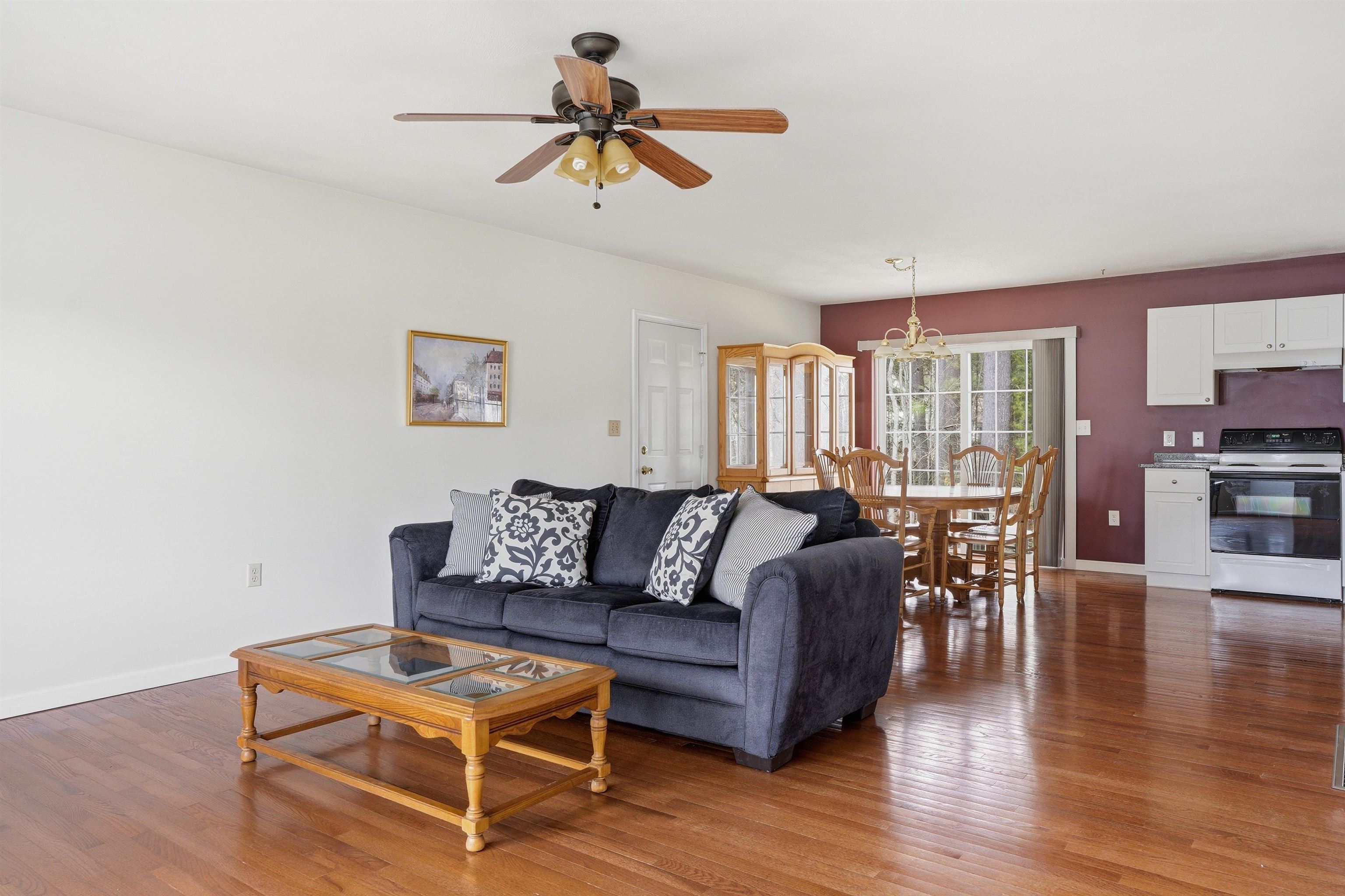 25 Independence Dr, Merrimack, NH 03054