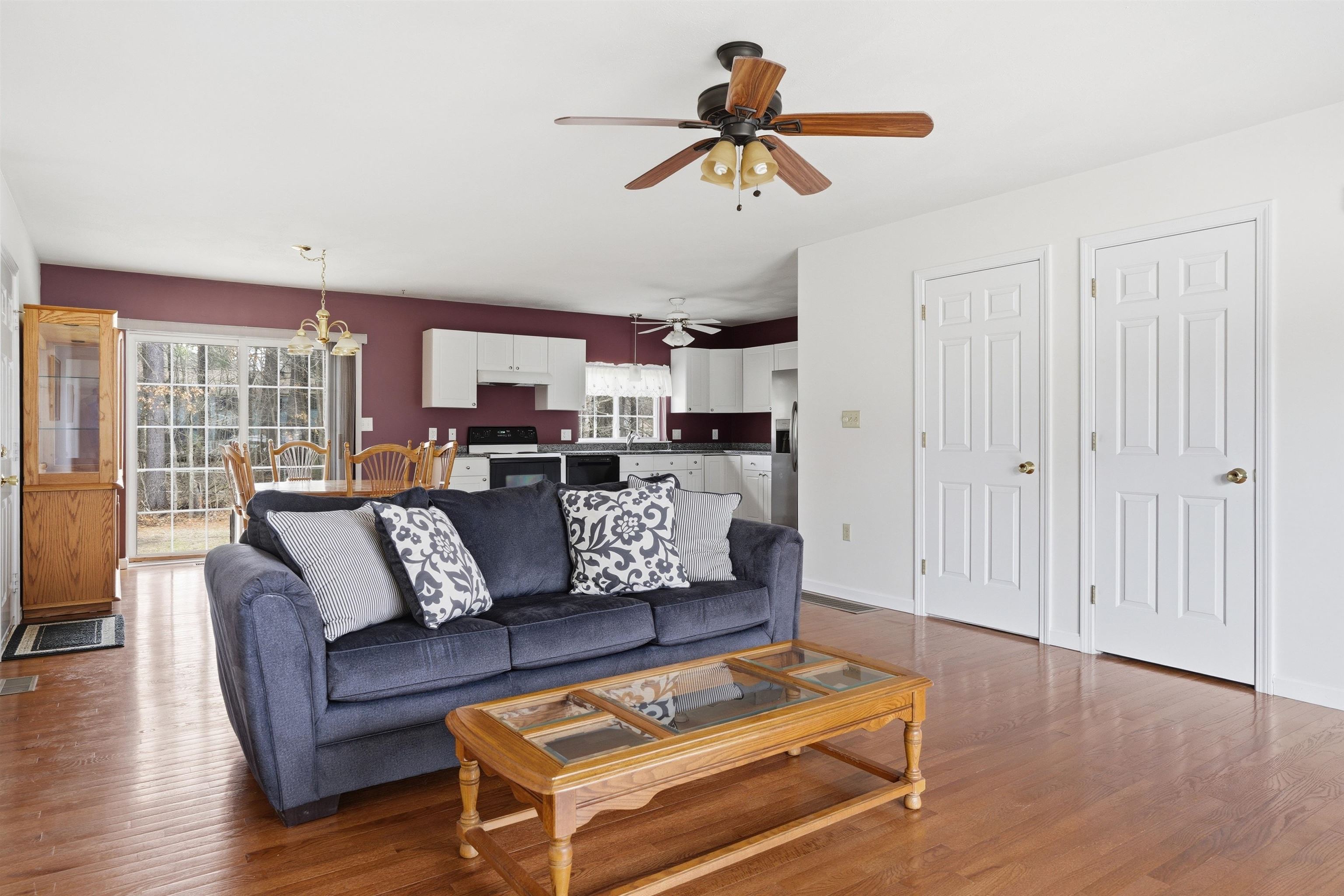 25 Independence Dr, Merrimack, NH 03054