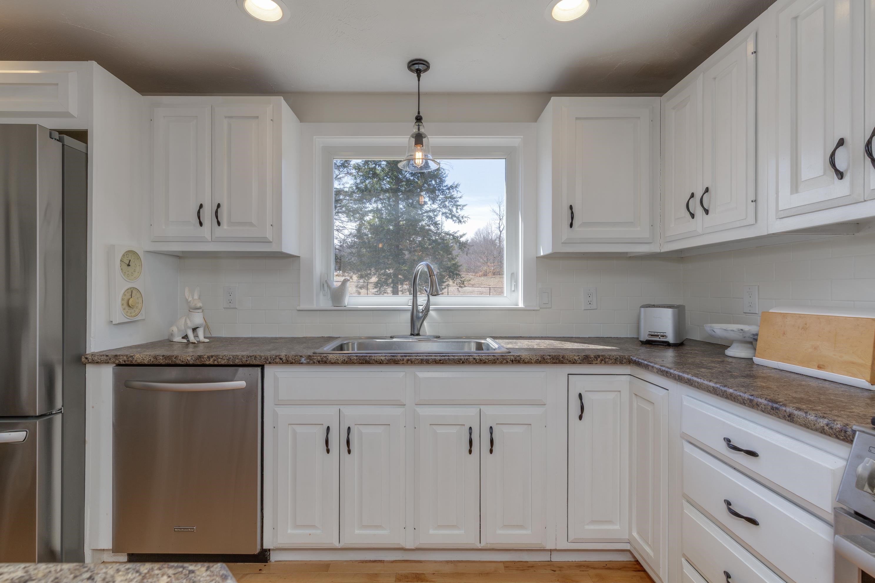 24 Moran Rd, Hopkinton, NH 03229