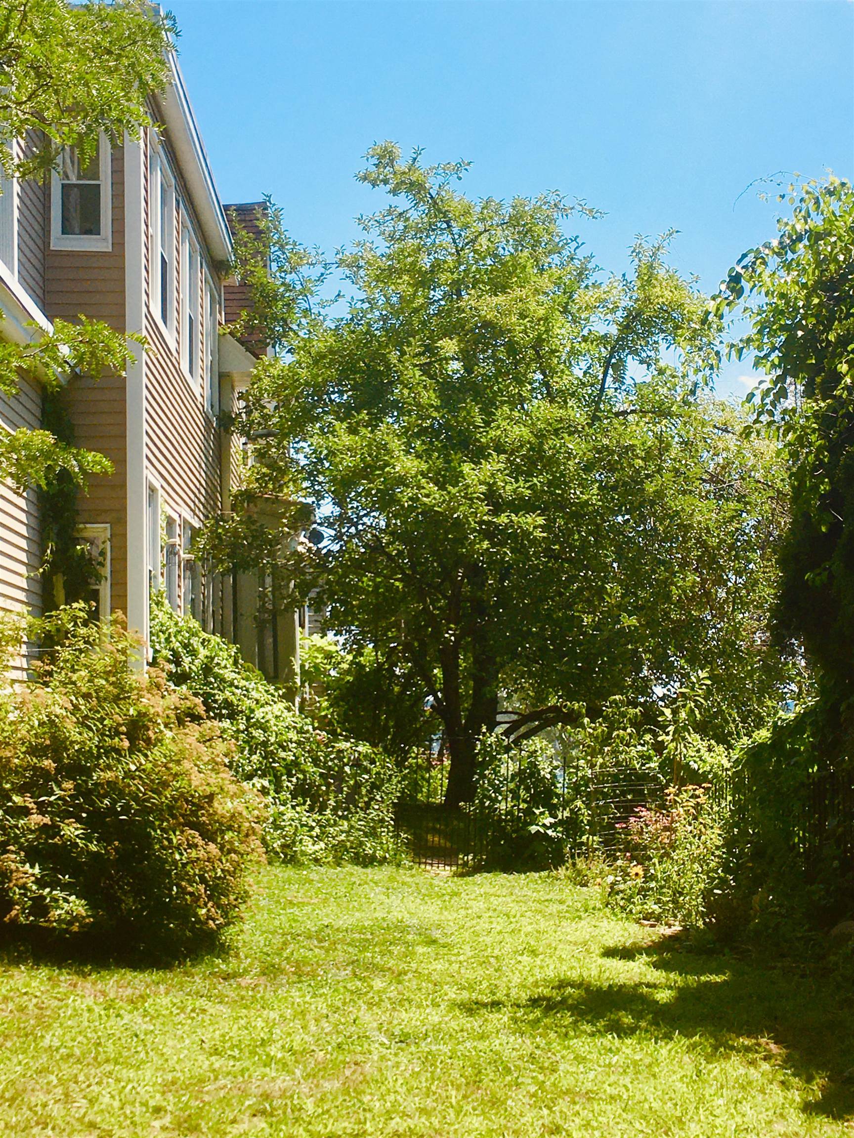 468 Merrimack St, Manchester, NH 03103