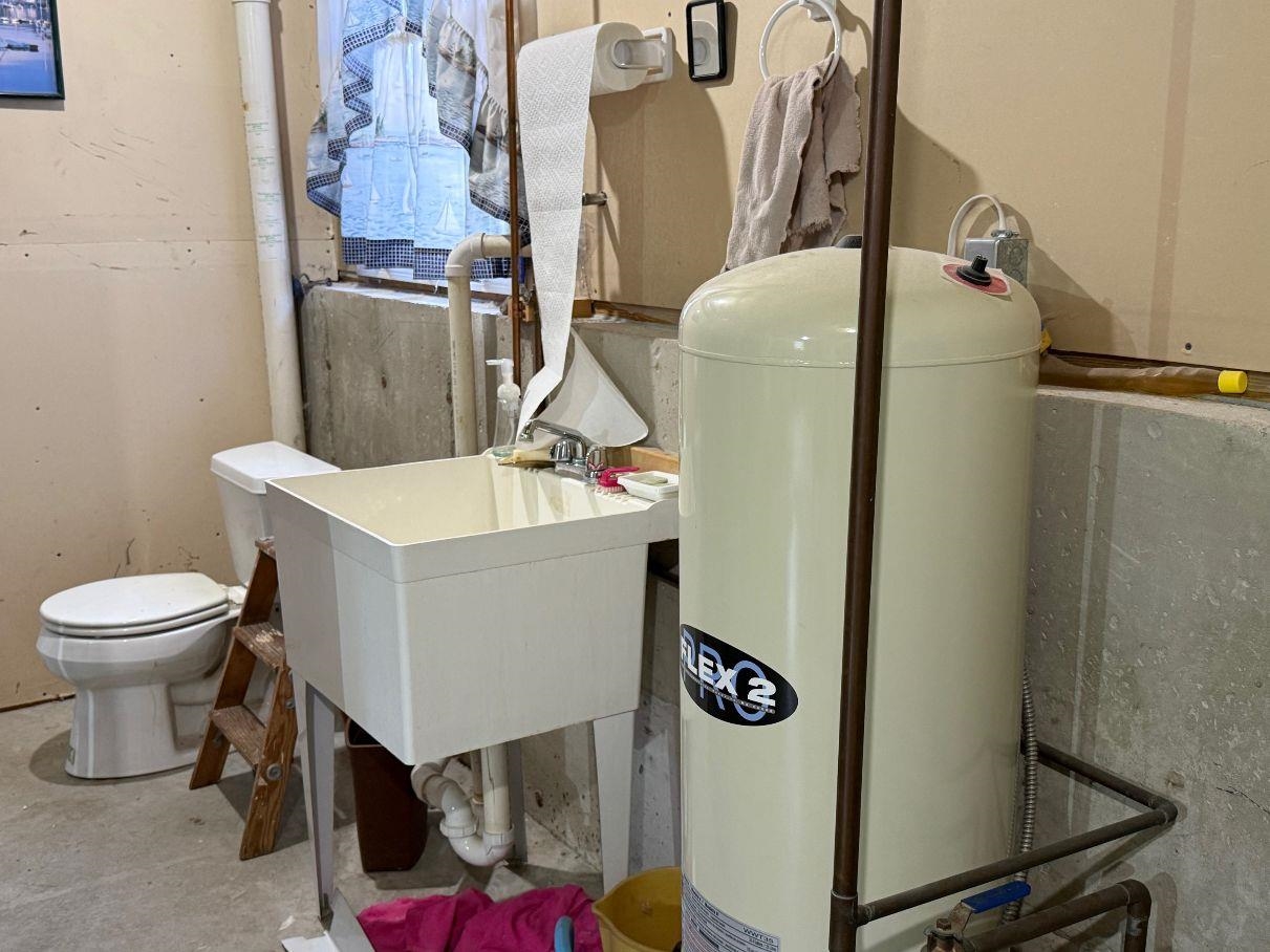 10 Terry Dr, Loudon, NH 03307