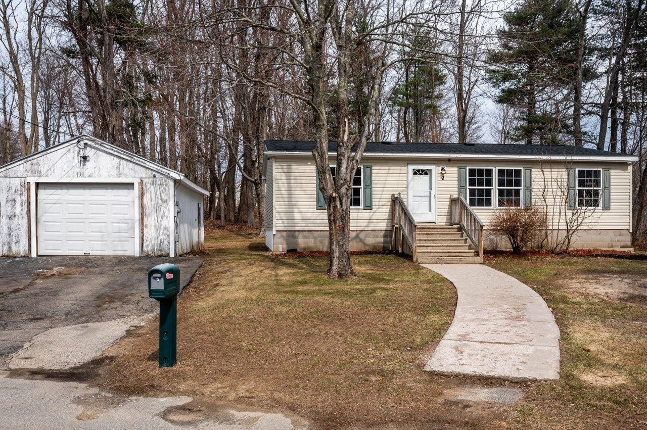 9 True Ln, Seabrook, NH 03874