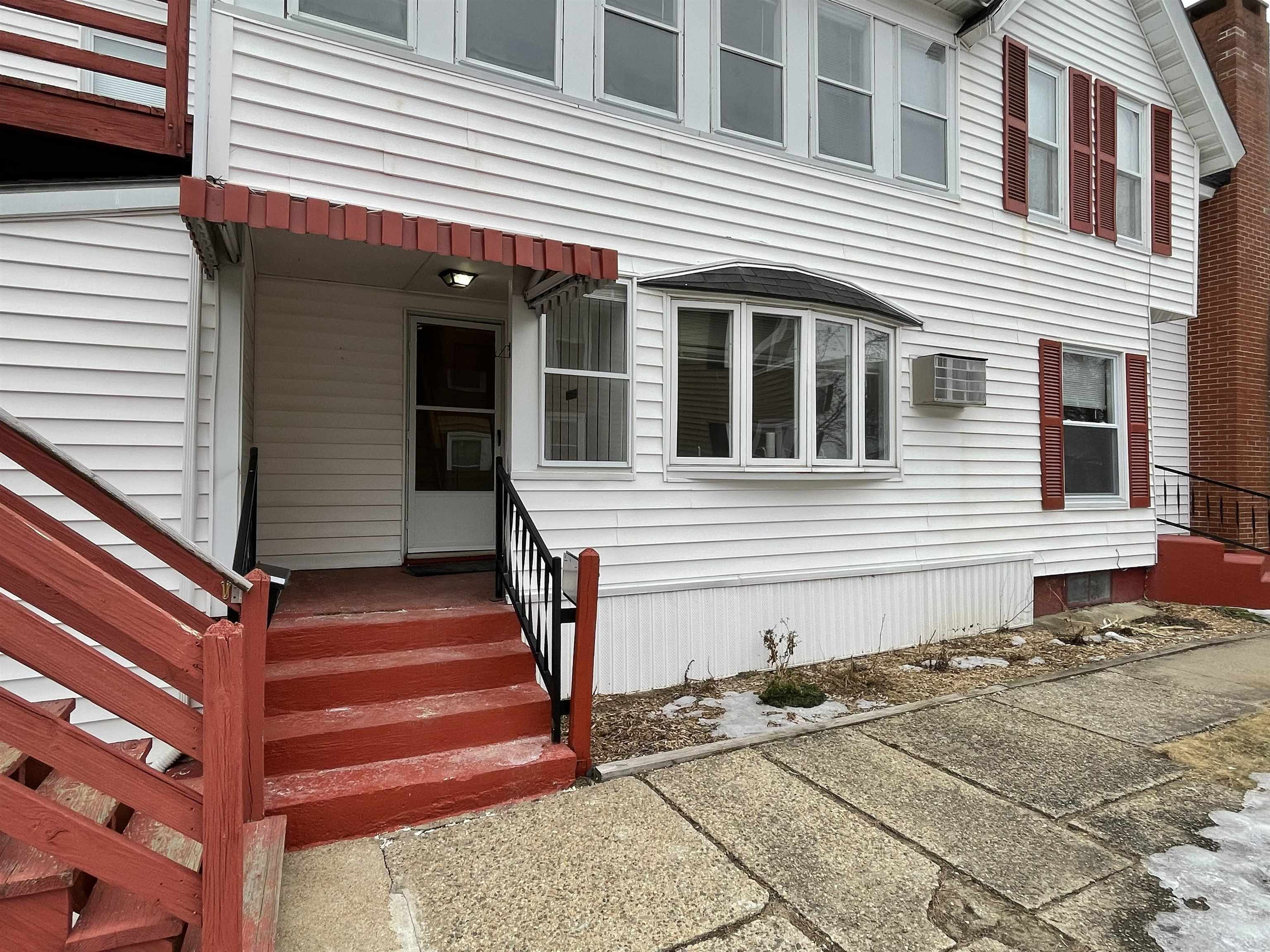 636 Summer St, Manchester, NH 03103