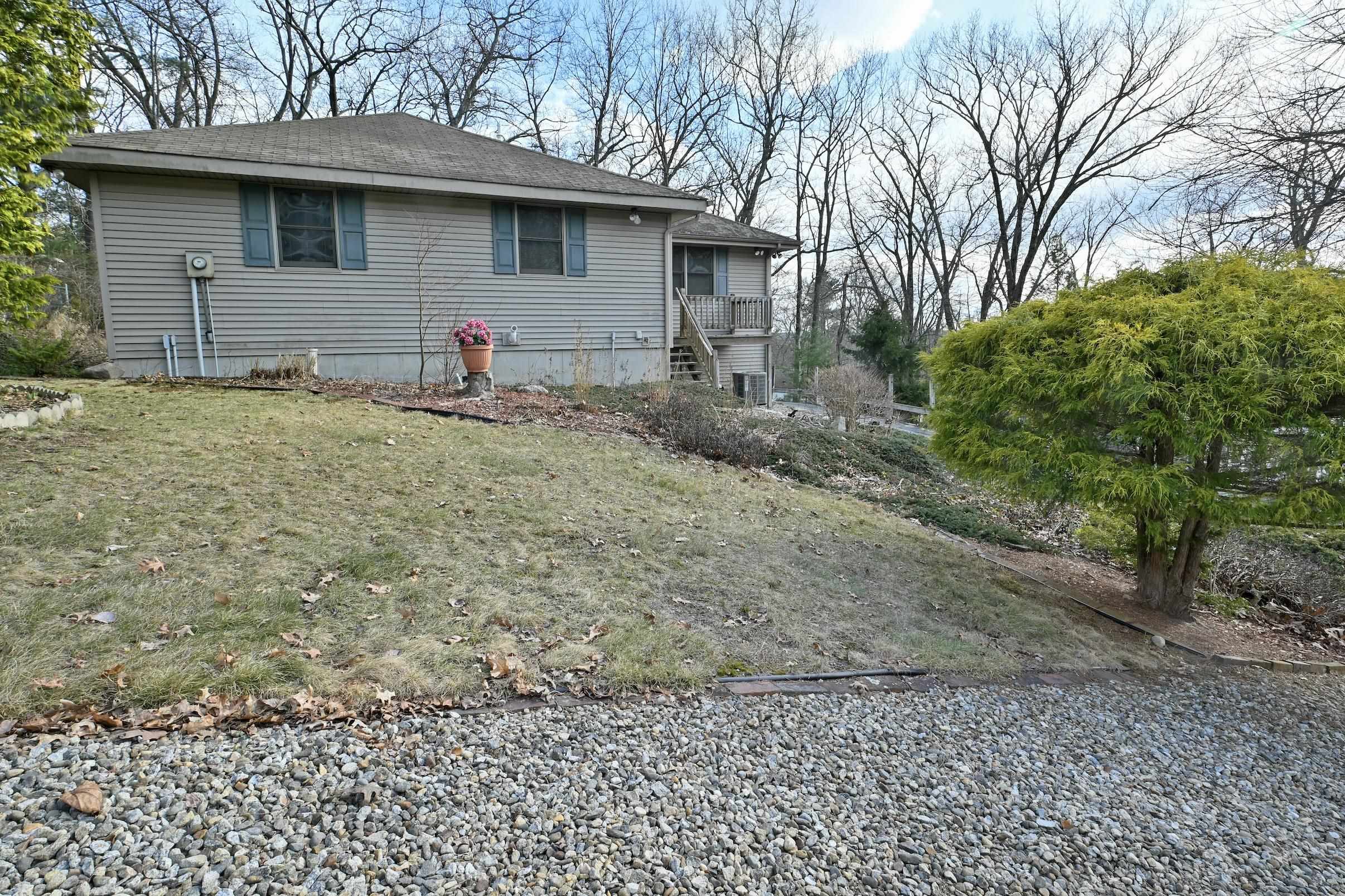 387 Harrison St, Manchester, NH 03104