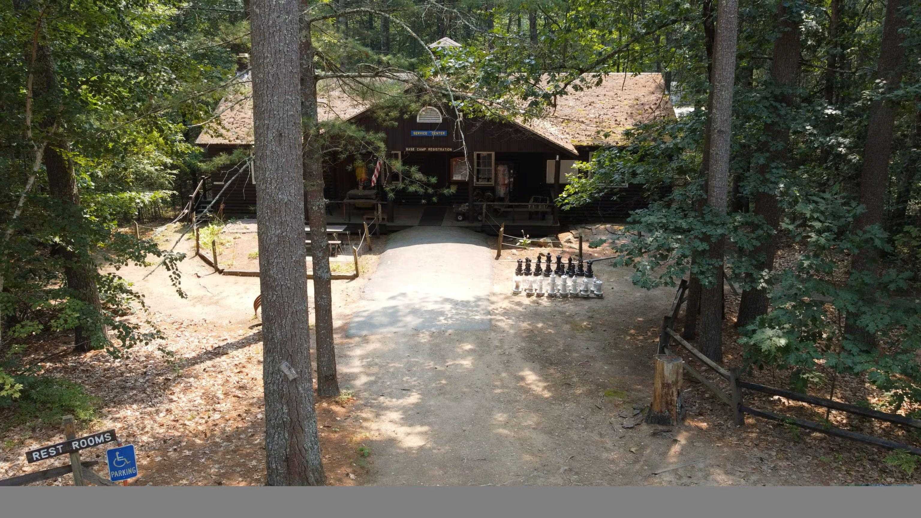 12 W Shore Park Rd, Kingston, NH 03848