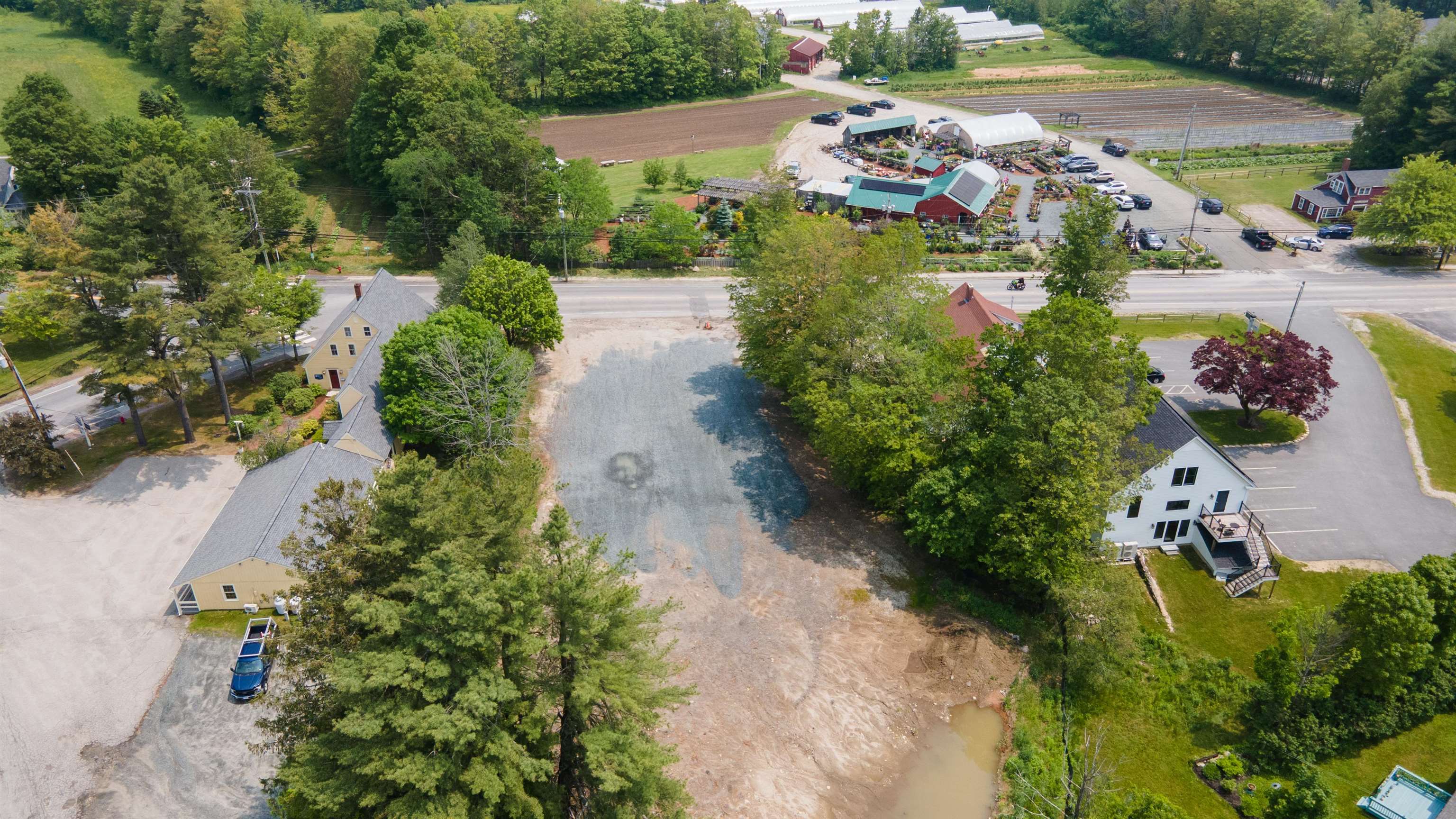 10 Main St, New London, NH 03257