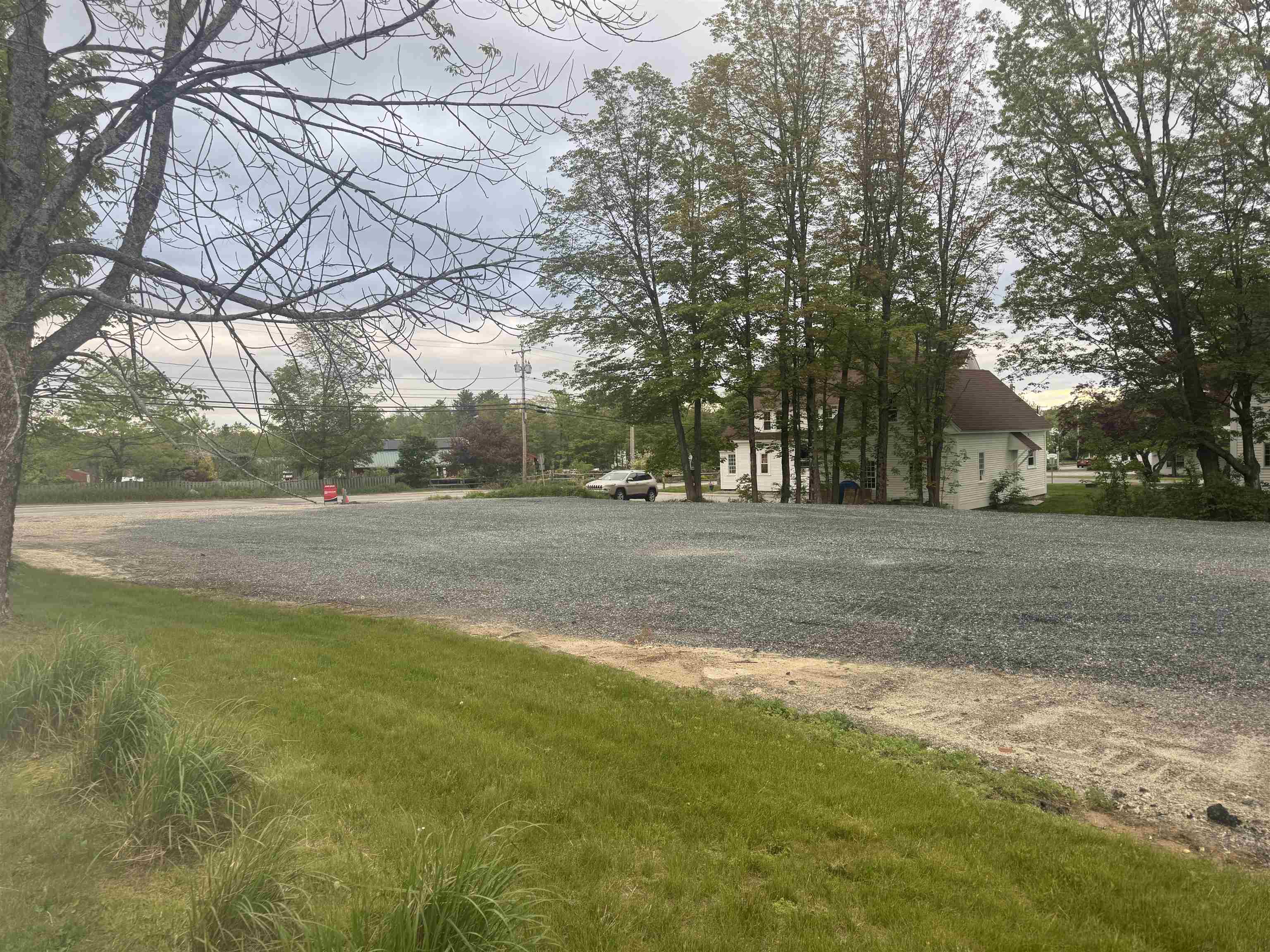 10 Main St, New London, NH 03257