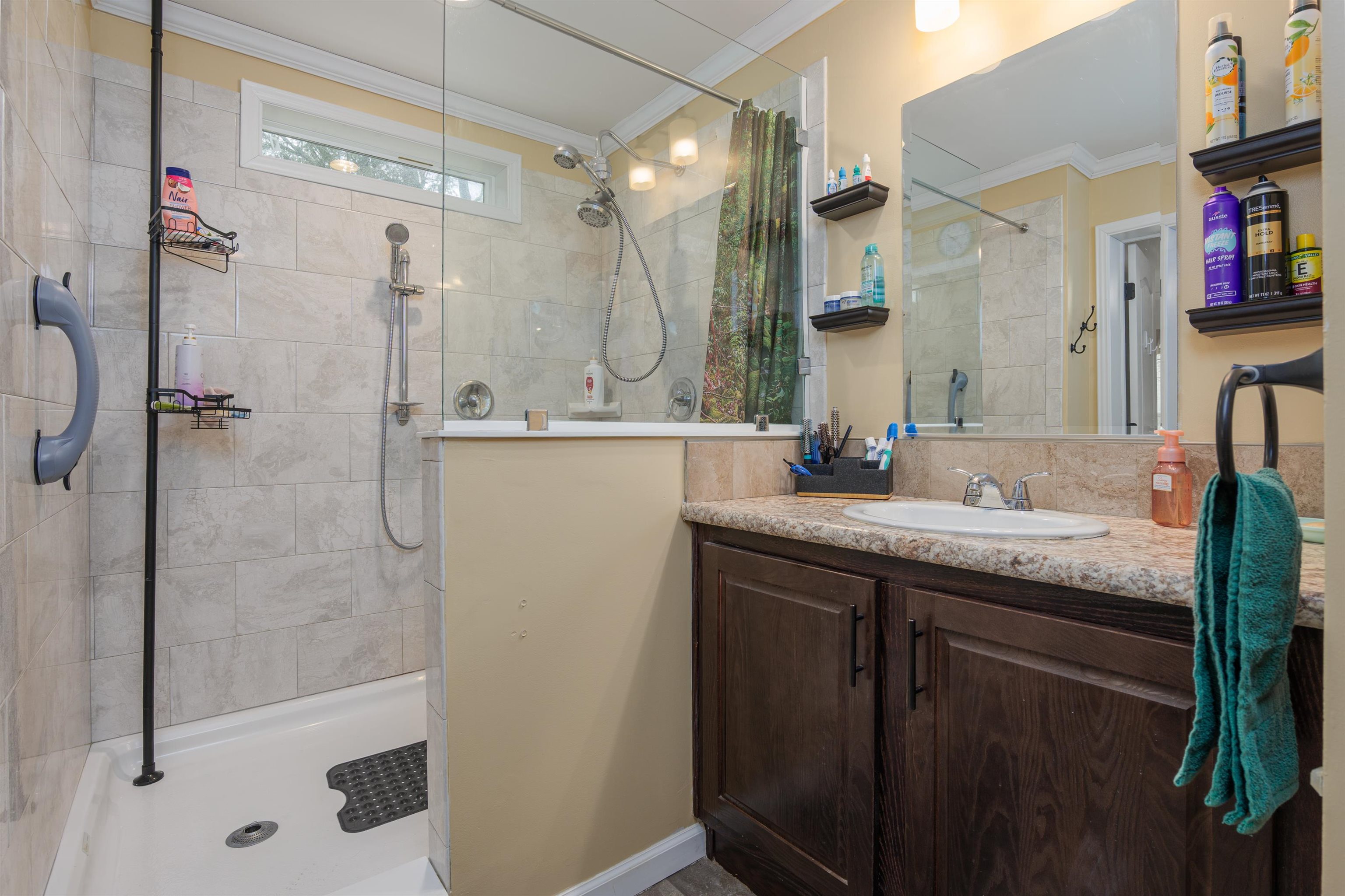 214 Robin Hood Dr, Exeter, NH 03833