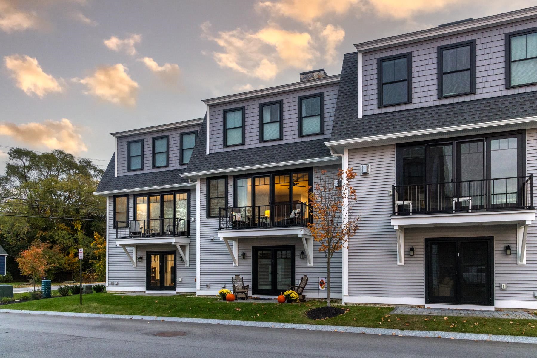 4 Little Bay Dr, Dover, NH 03820