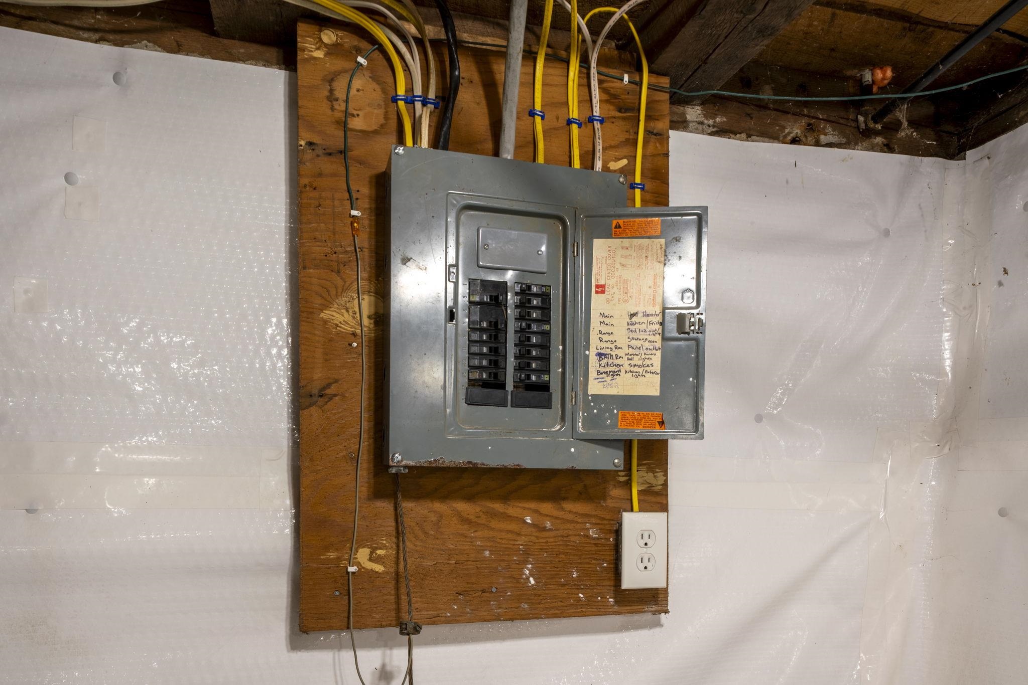 50 W Bow St, Franklin, NH 03235