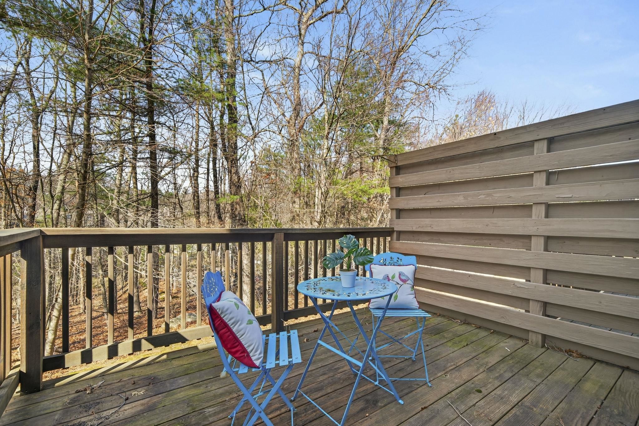 5 Walnut Cir, Merrimack, NH 03054