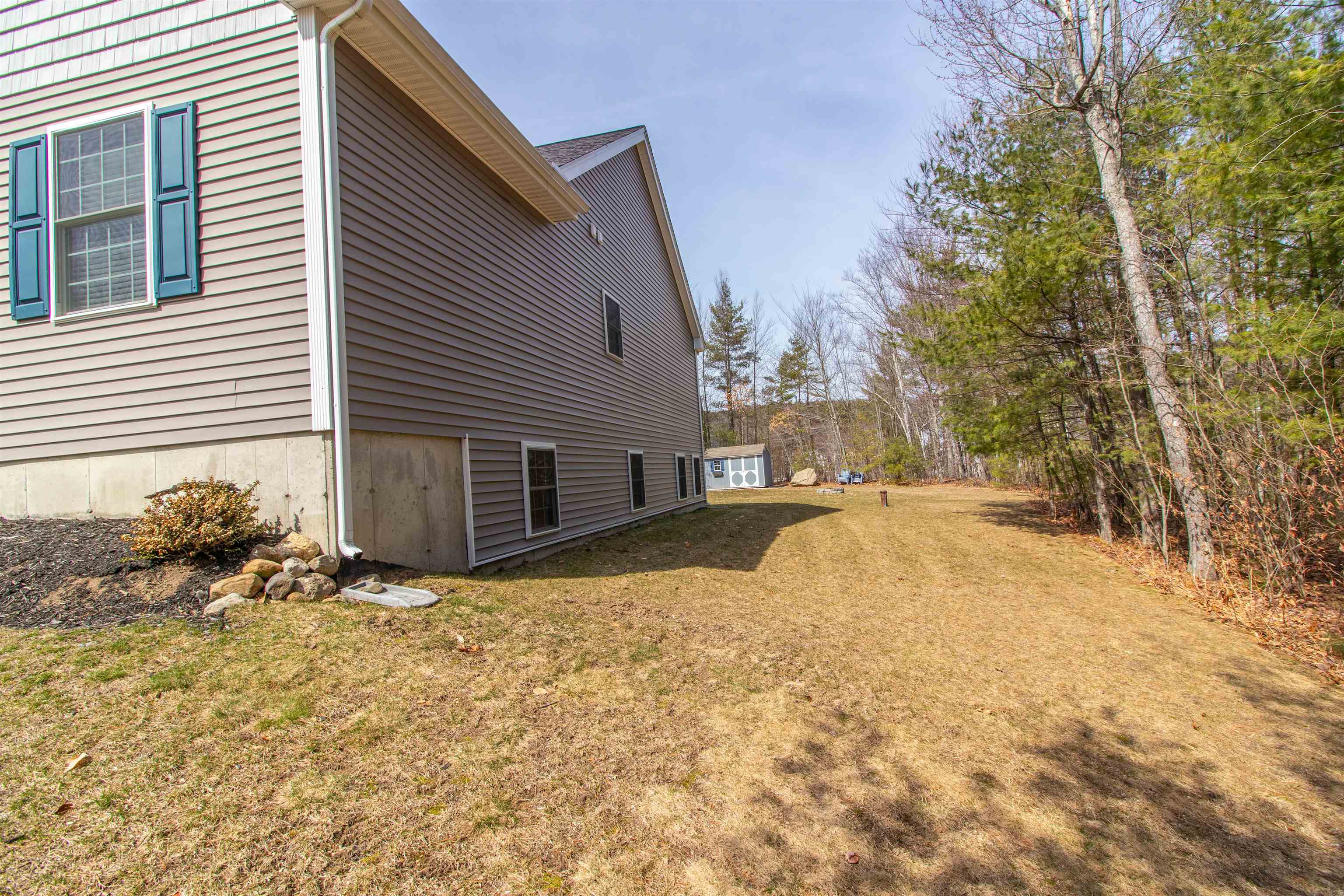 123 Falcon Ridge Rd, Milford, NH 03055