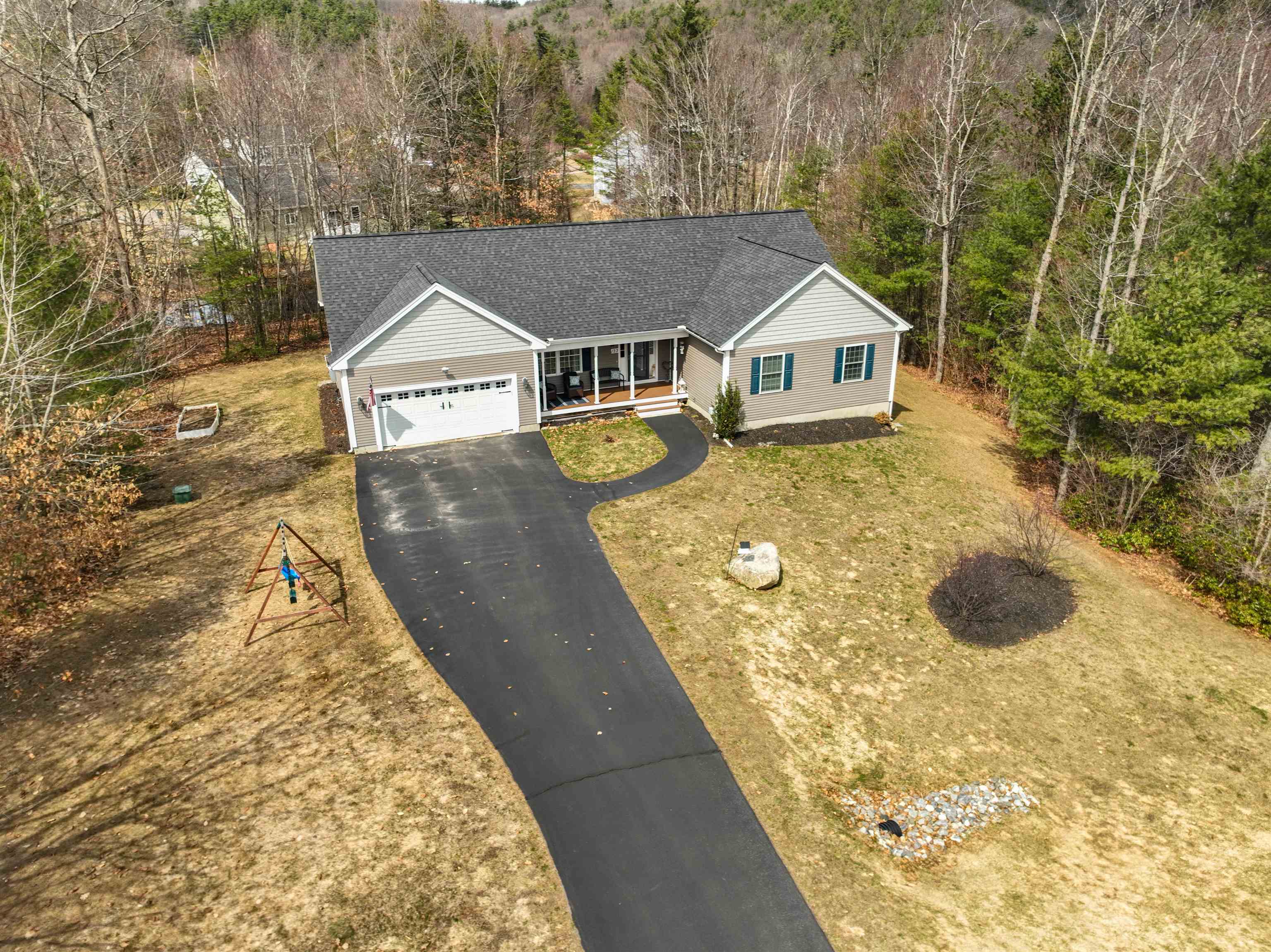 123 Falcon Ridge Rd, Milford, NH 03055
