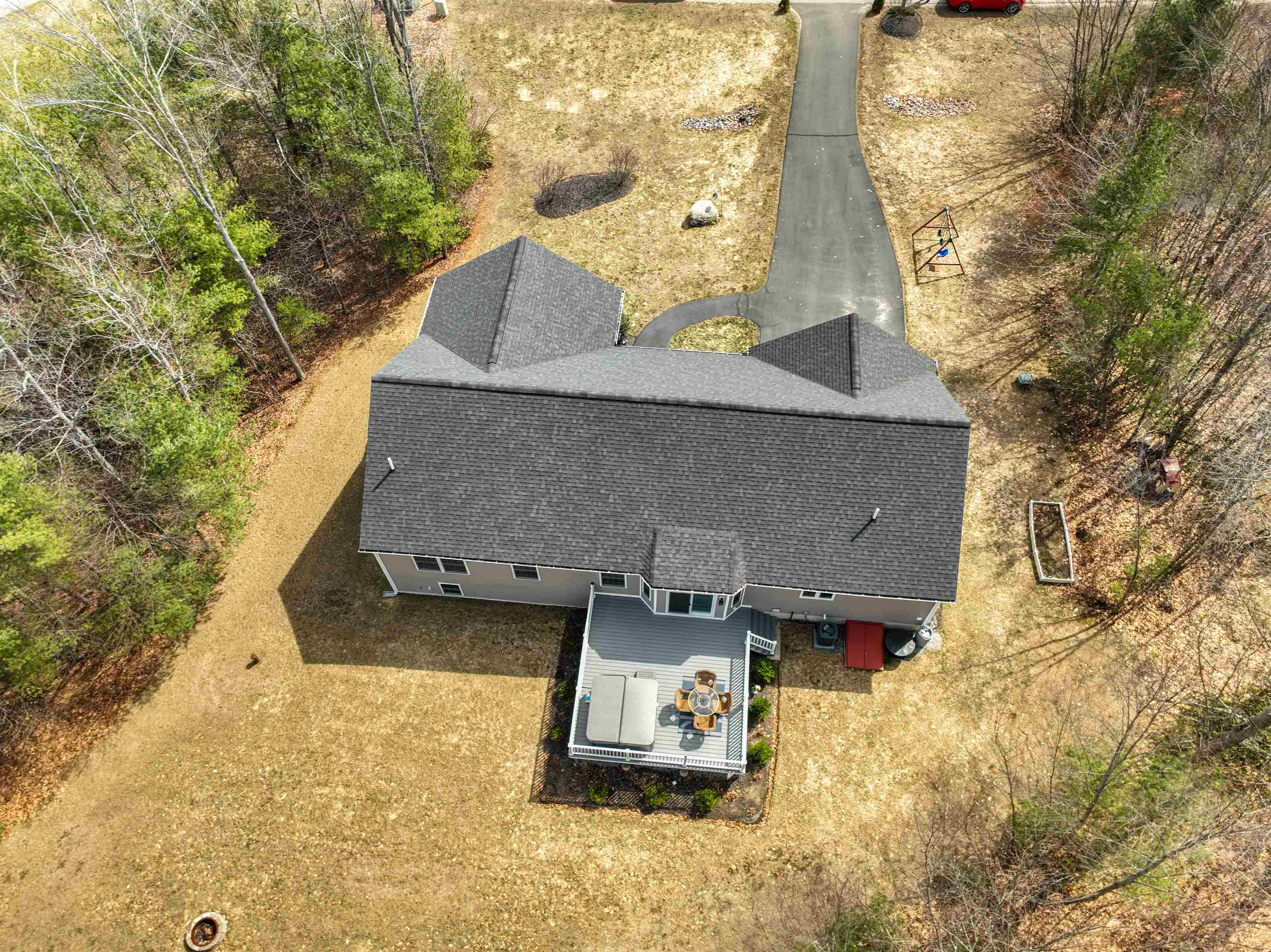 123 Falcon Ridge Rd, Milford, NH 03055