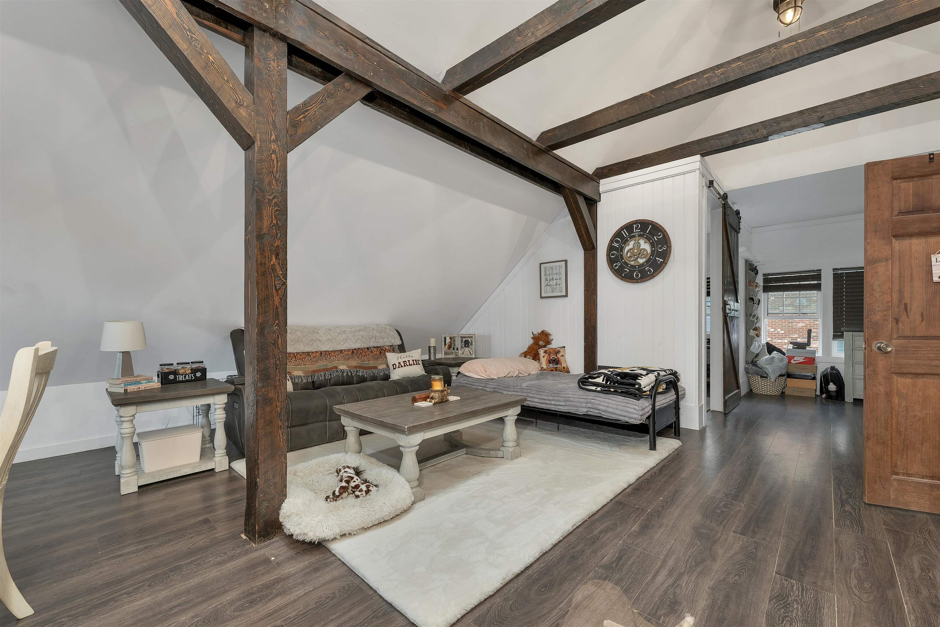 Above Barn Apartment-open concept