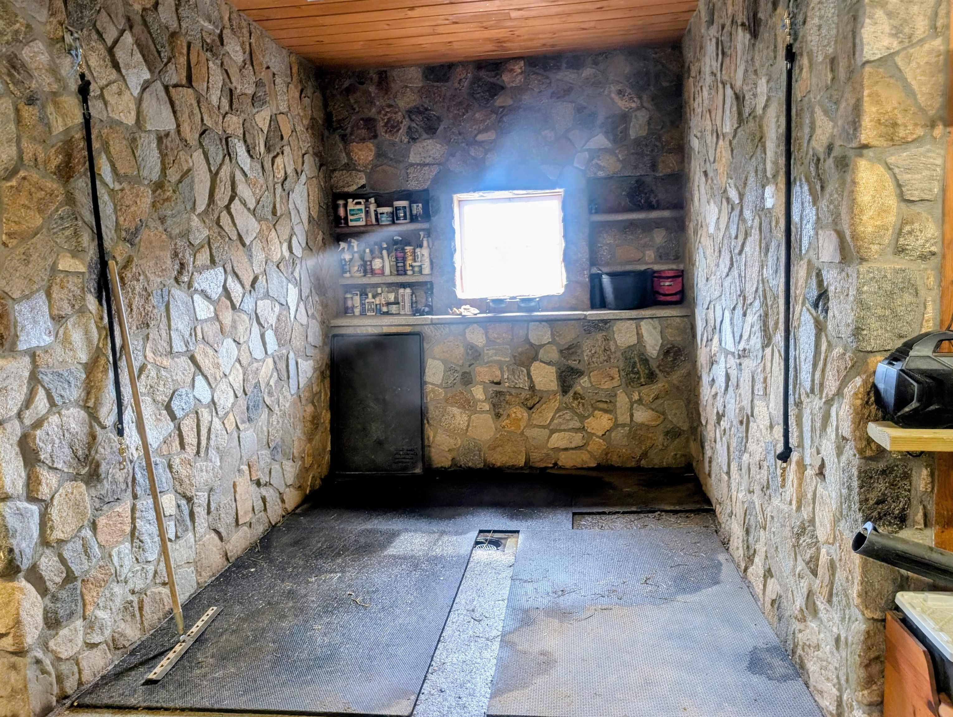 40 Dunbarton Center Rd, Bow, NH 03304