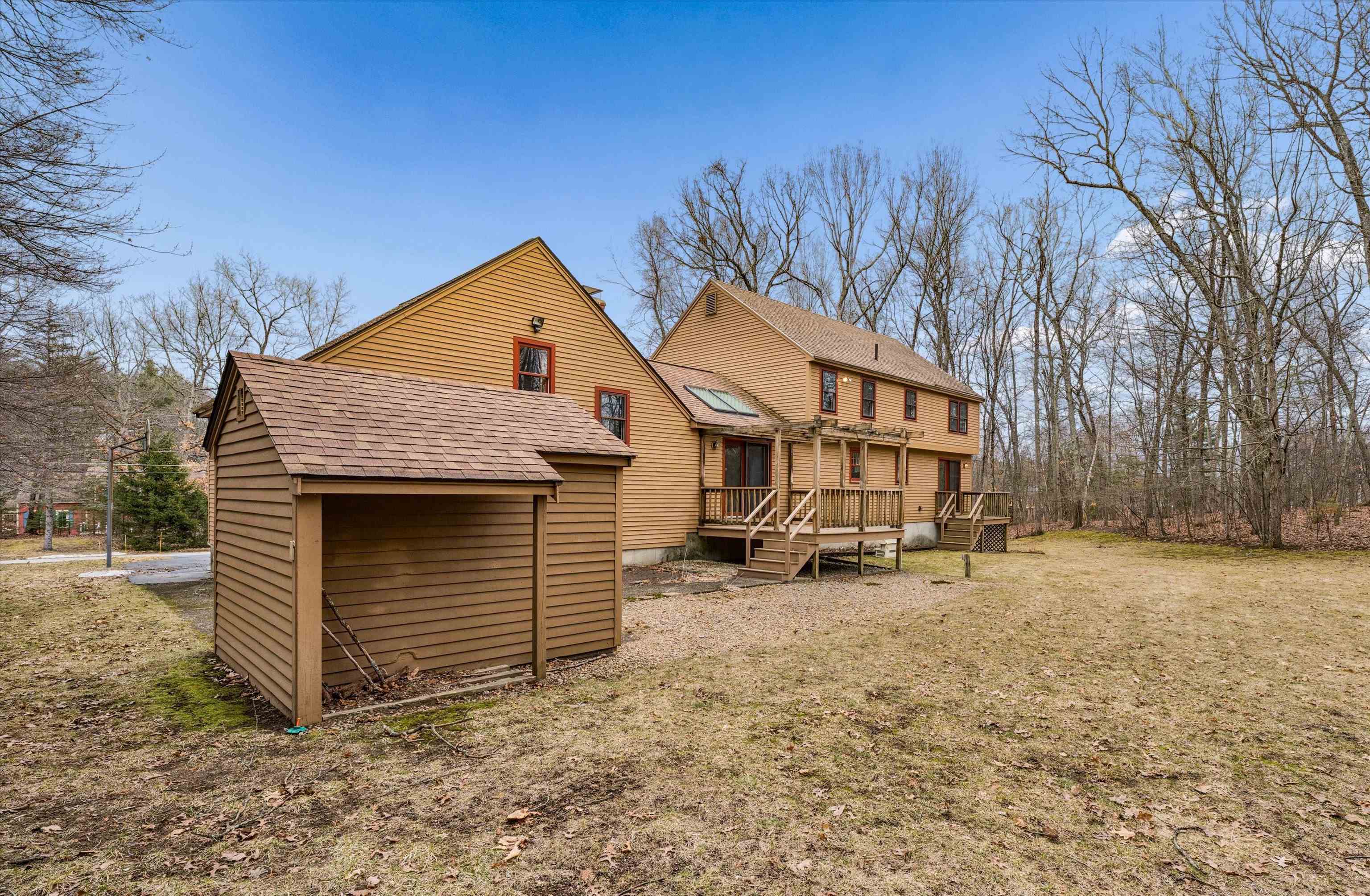 18 Gervaise Dr, Derry, NH 03038