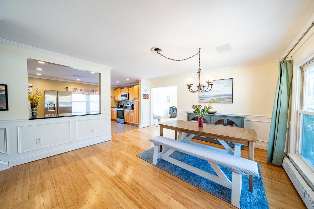 75 Hall Rd, Londonderry, NH 03053