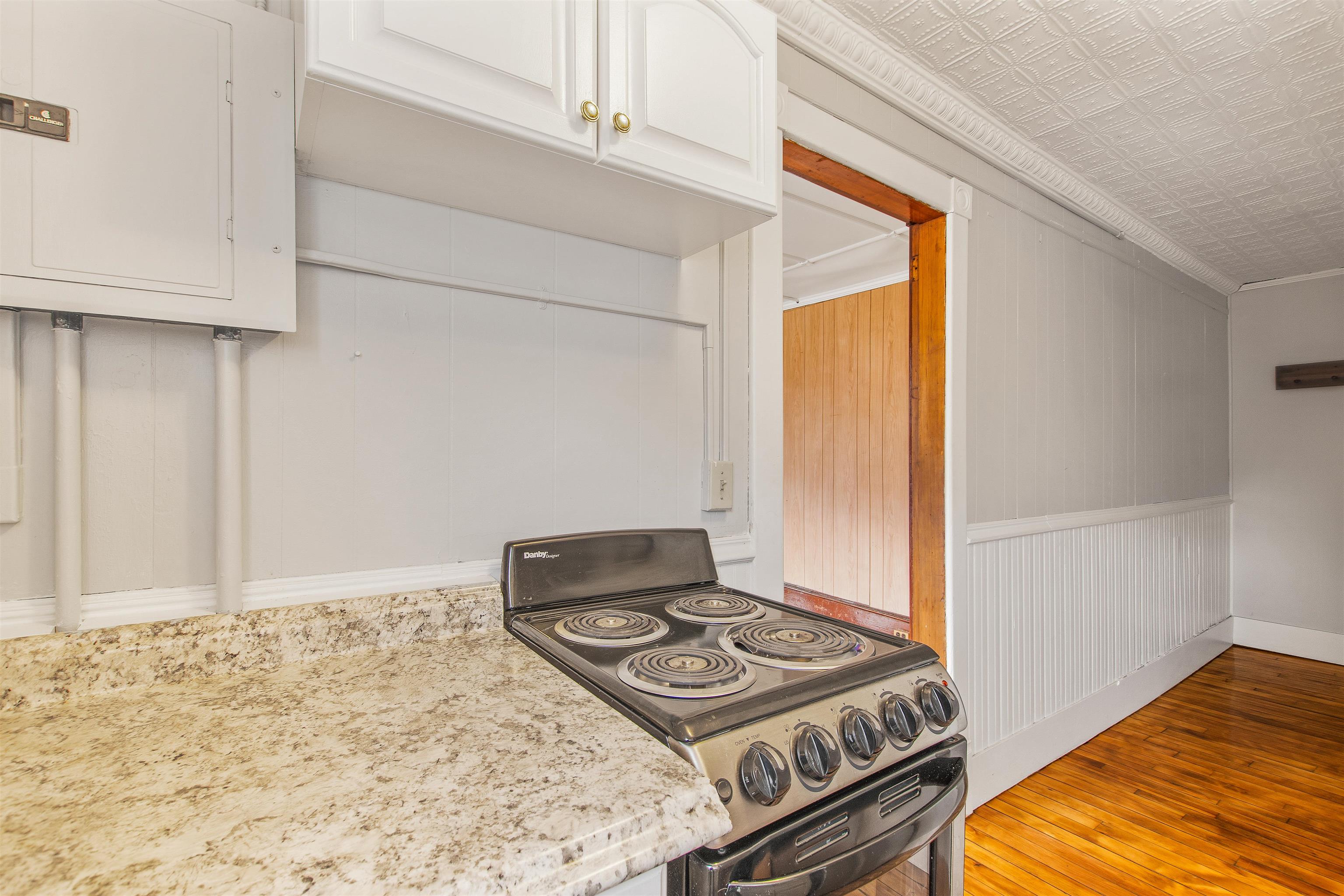 4 Elm St, Lancaster, NH 03584