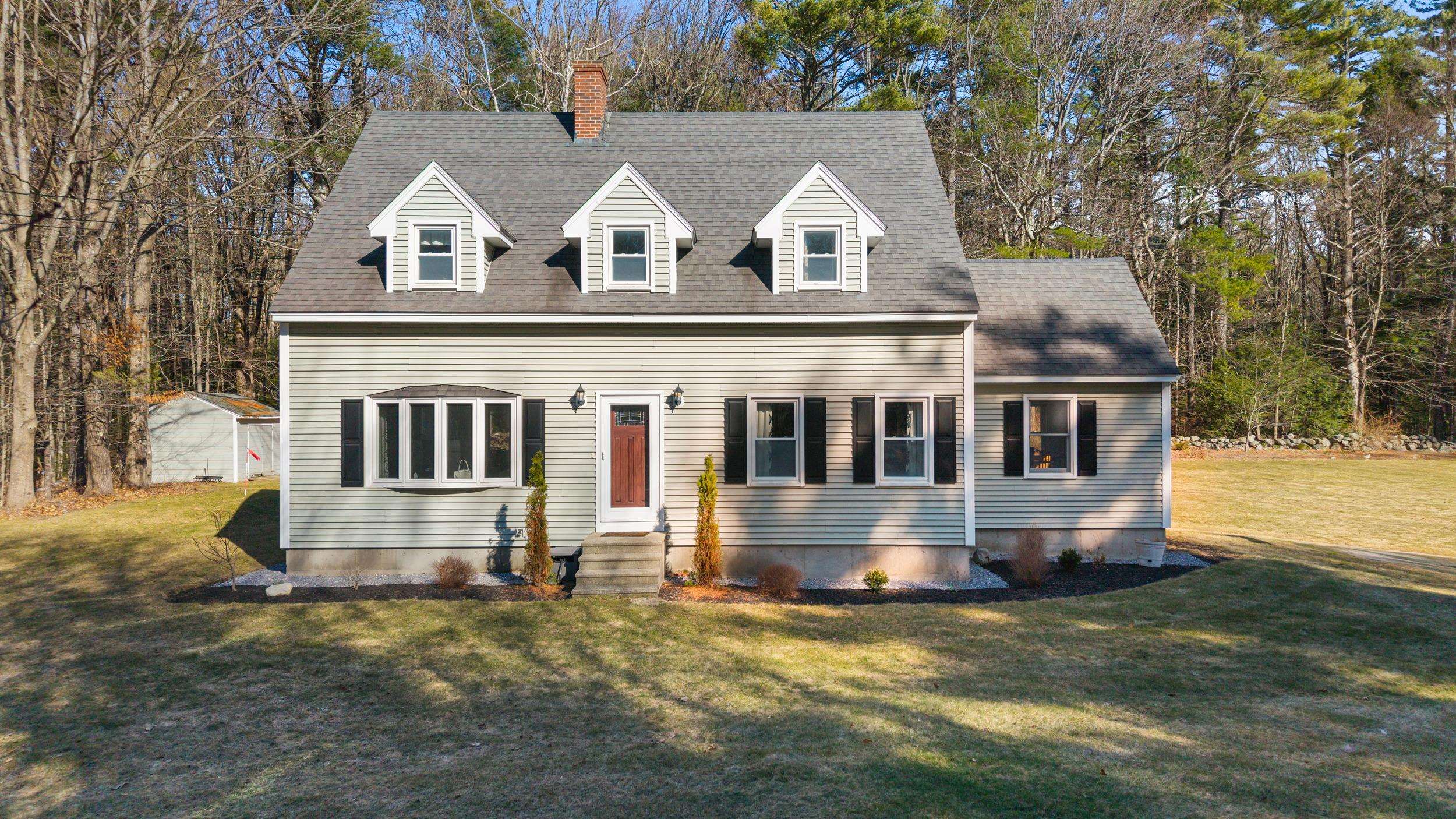 916 River Rd, Weare, NH 03281