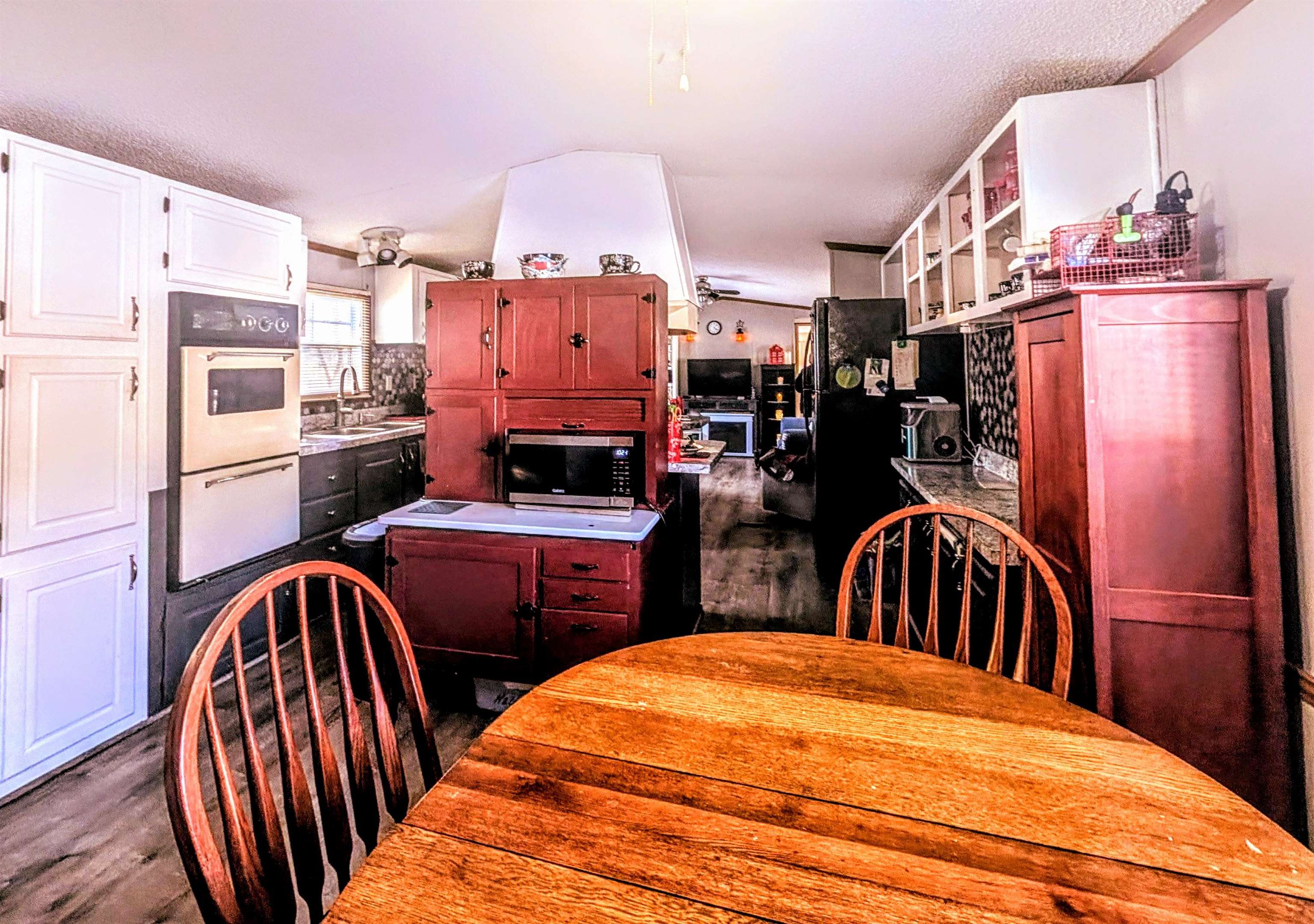 16 Harbourt Dr, Winchester, NH 03470