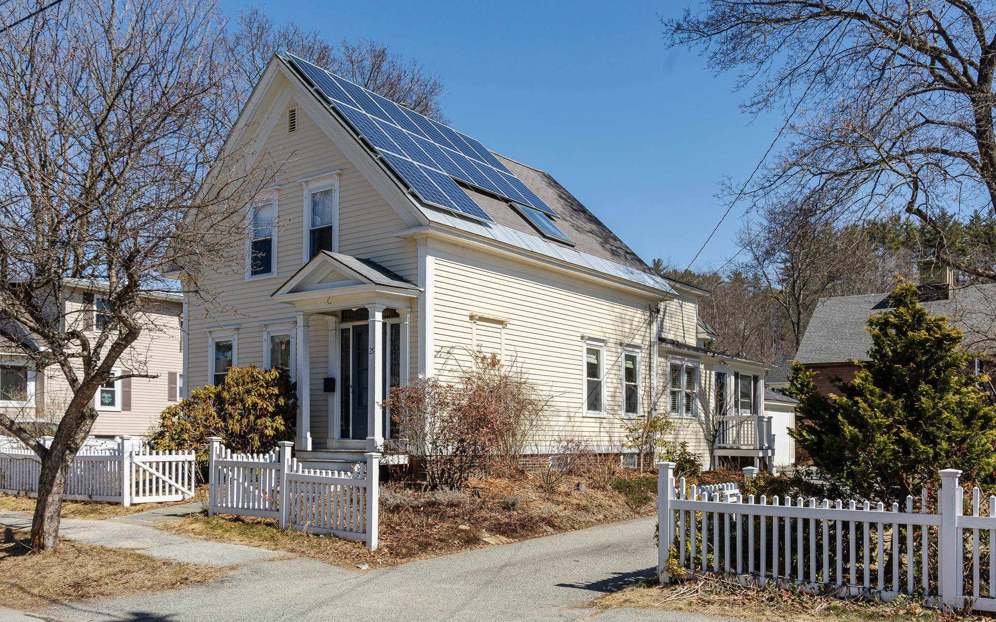 29 Grant St, Keene, NH 03431