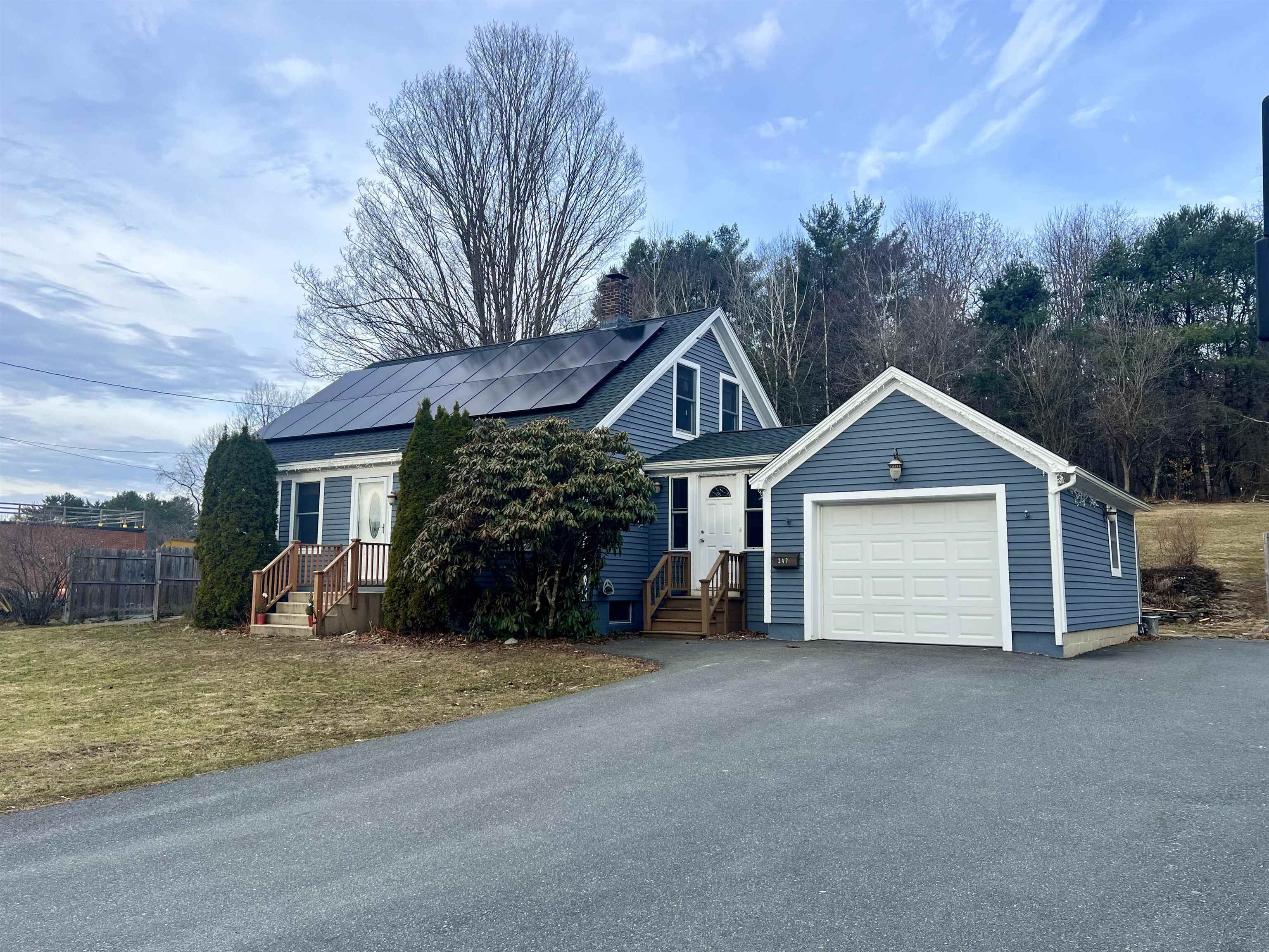 242 Elm St, Claremont, NH 03743