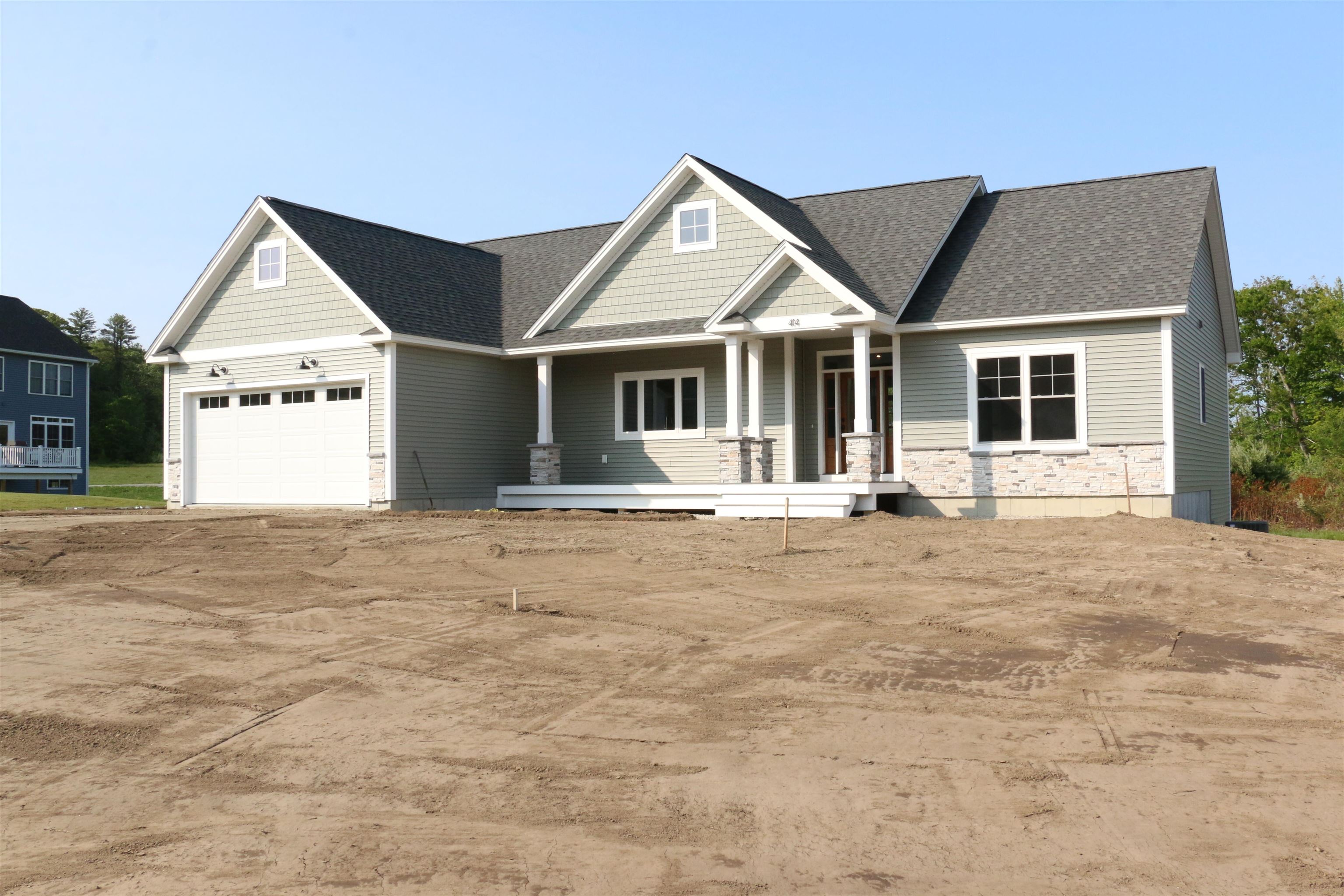 428 Dawn Ct, Pembroke, NH 03275