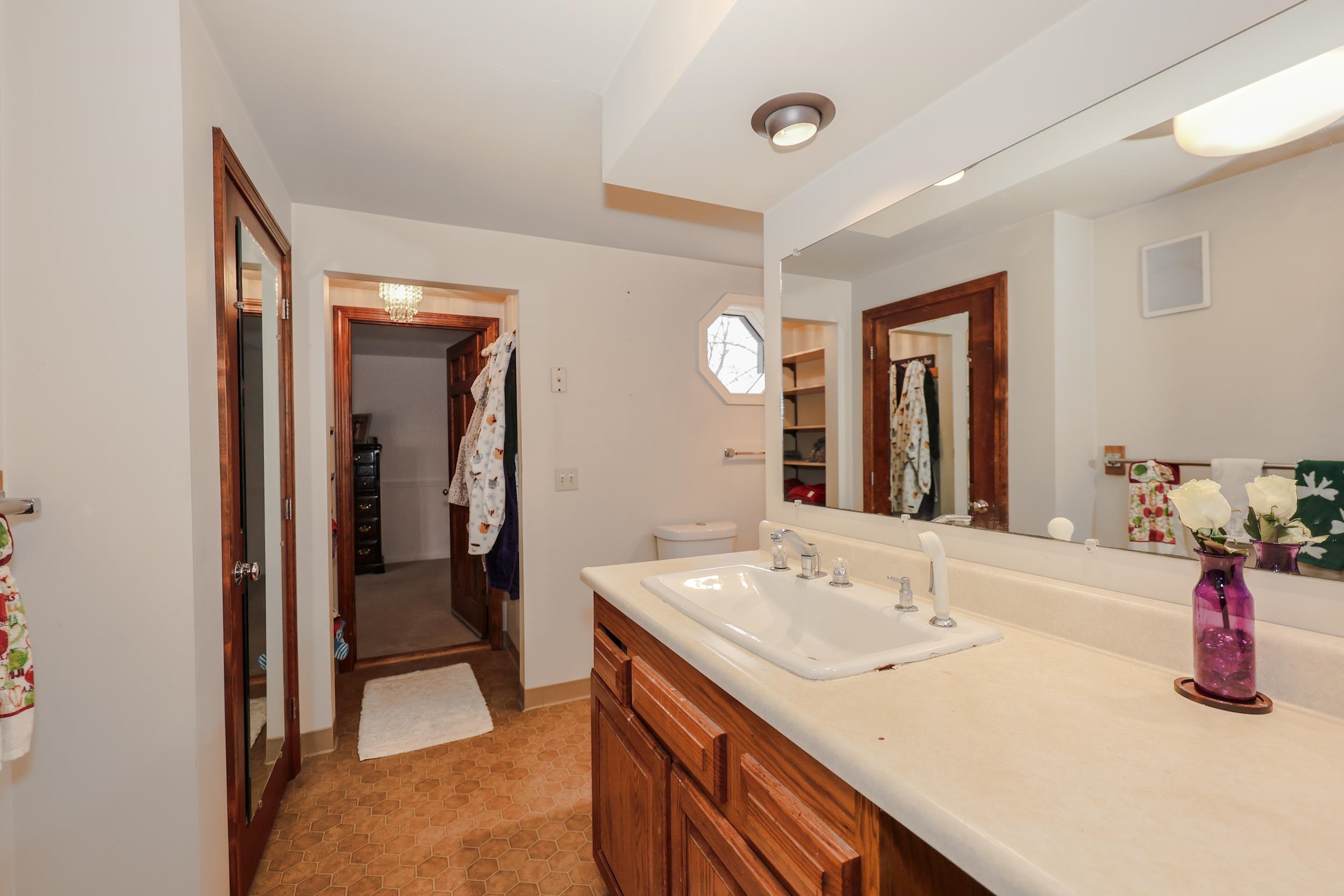 10 Martha Dr, Derry, NH 03038