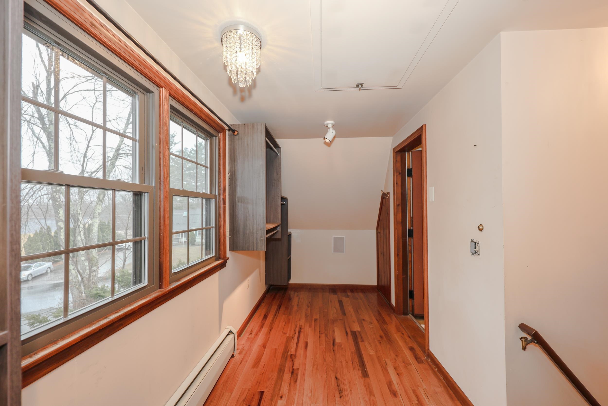 10 Martha Dr, Derry, NH 03038