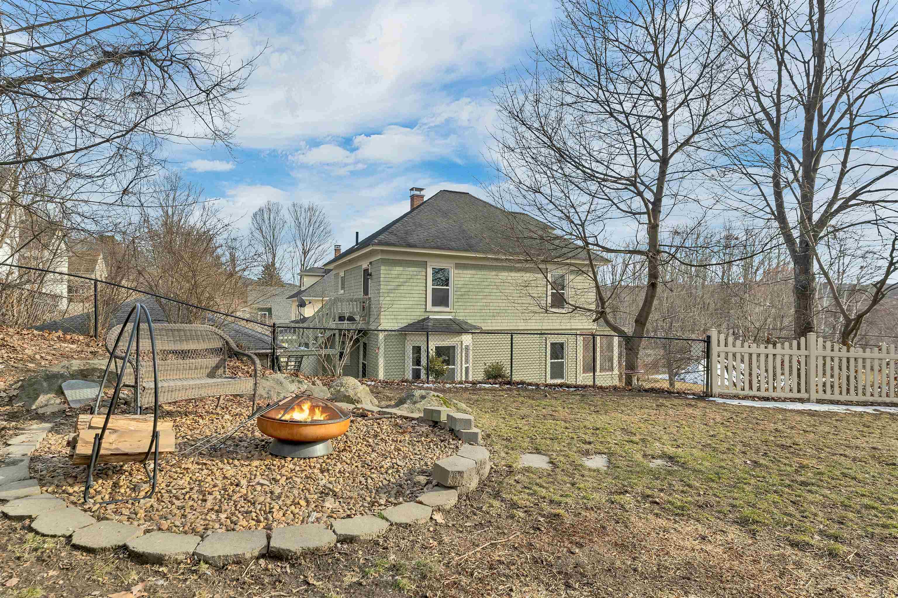 48 Baldwin St, Laconia, NH 03246