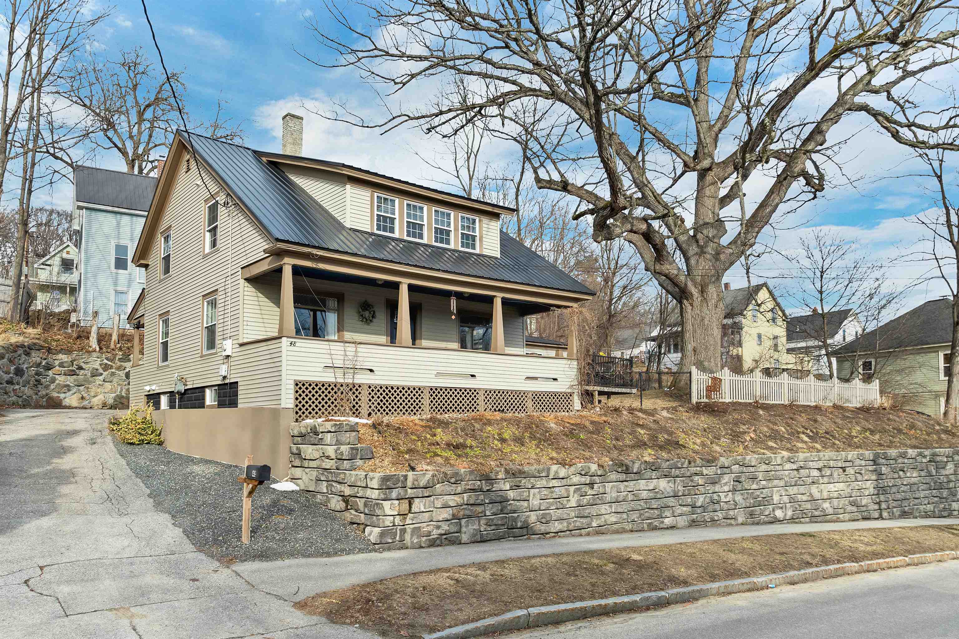 48 Baldwin St, Laconia, NH 03246