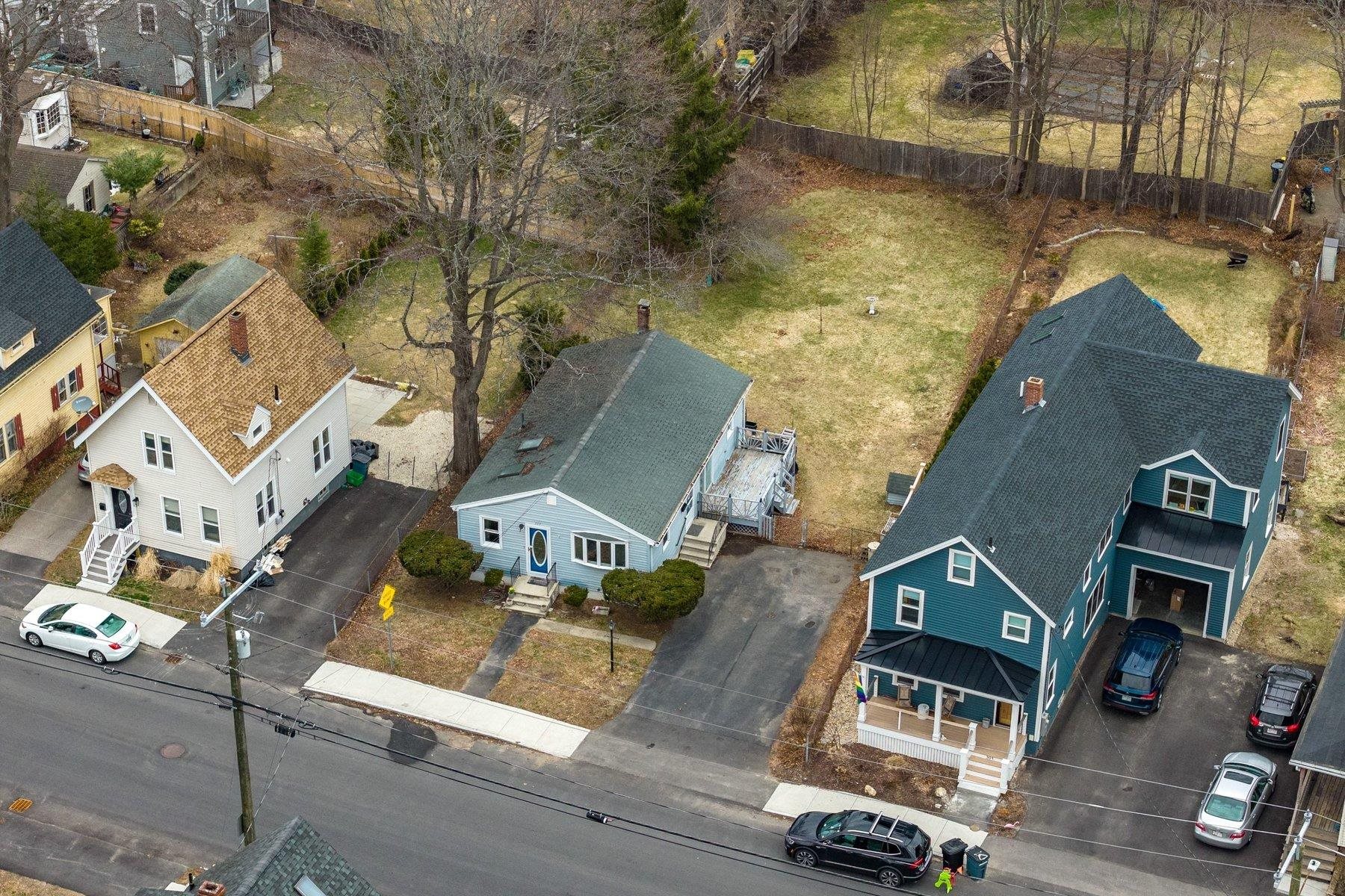 315 Bartlett St, Portsmouth, NH 03801