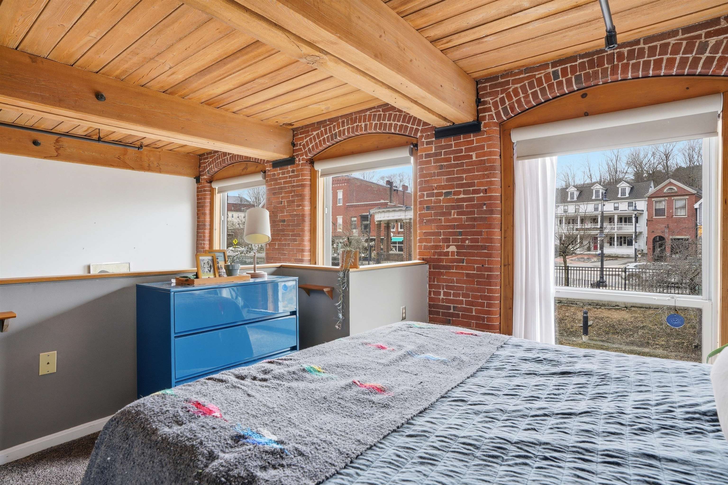 125 Main St, Newmarket, NH 03857