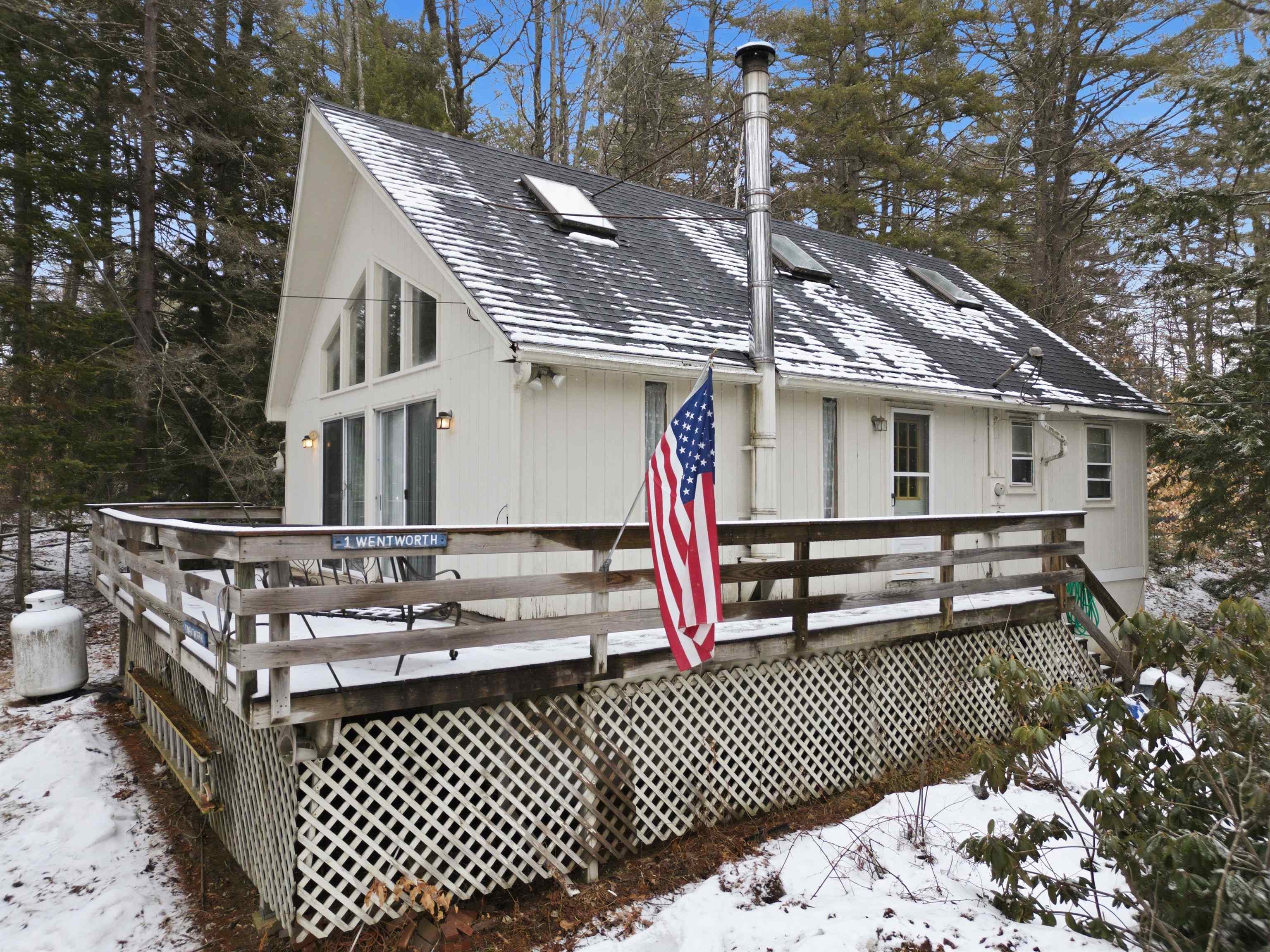 1 Wentworth Ln, Barnstead, NH 03225