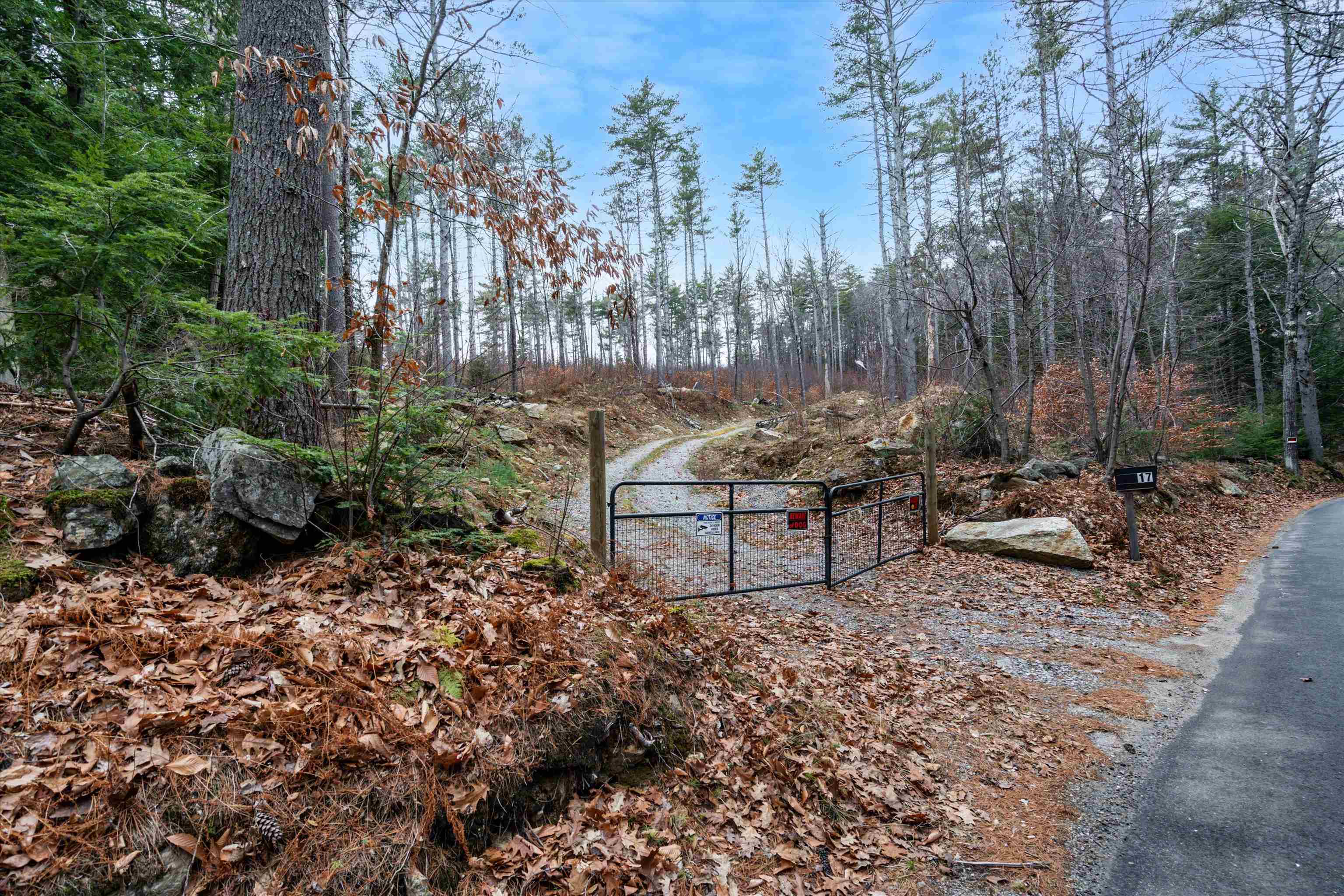 17 Todd Rd, Francestown, NH 03043