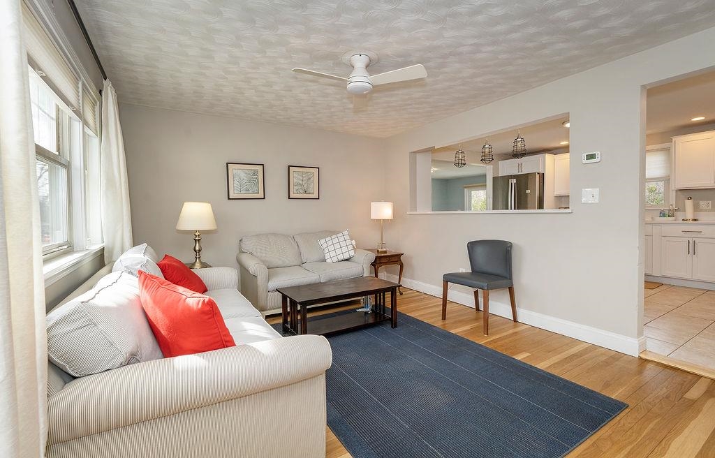 20 Colonial Dr, Salem, NH 03079