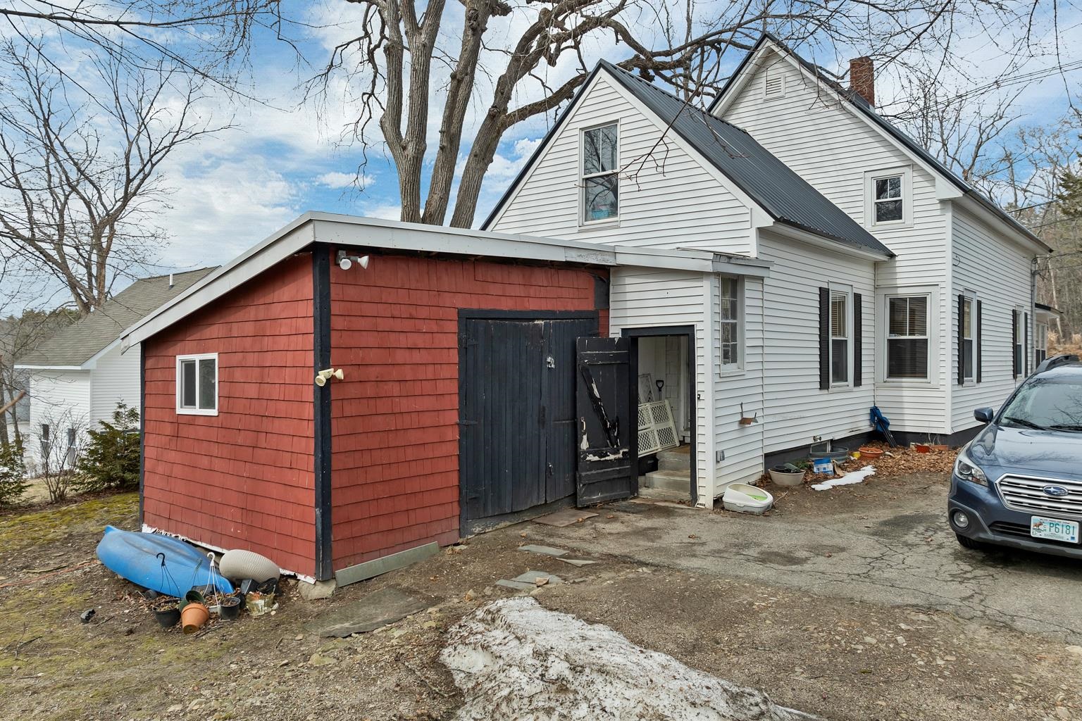 31 Pine St, Wolfeboro, NH 03894-0000