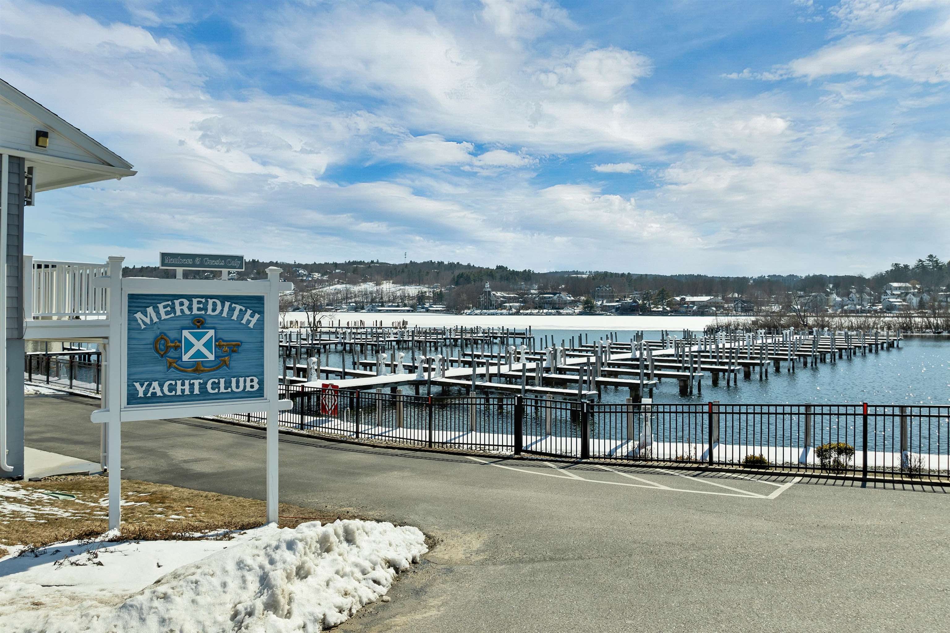 21 Pleasant Street — photo 1