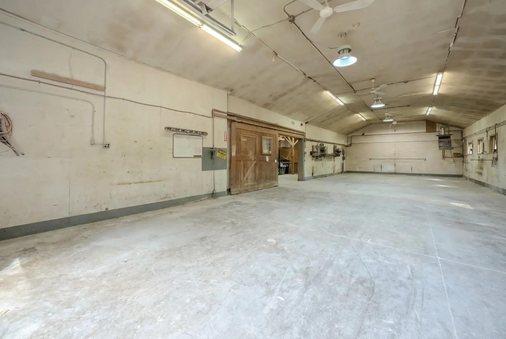 13 Elm St, Newton, NH 03858