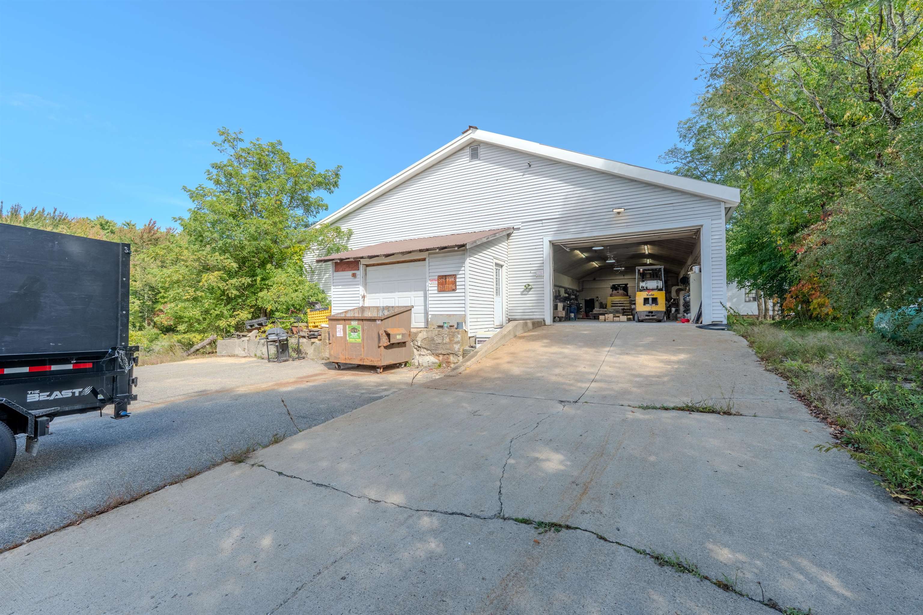 13 Elm St, Newton, NH 03858