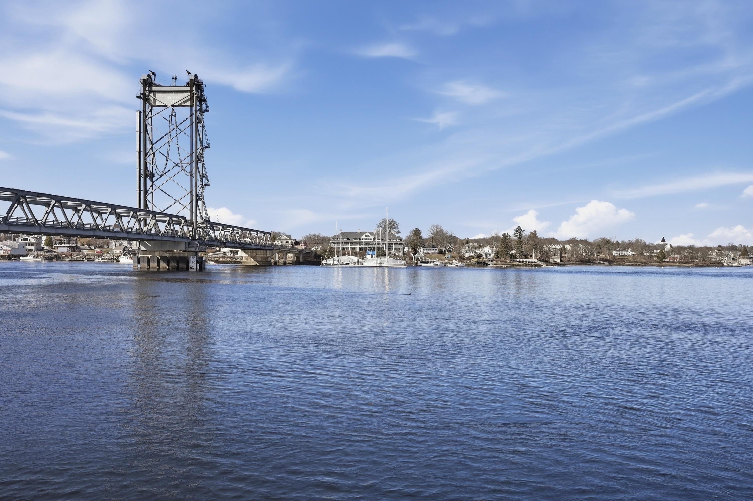 413 Islington St, Portsmouth, NH 03801