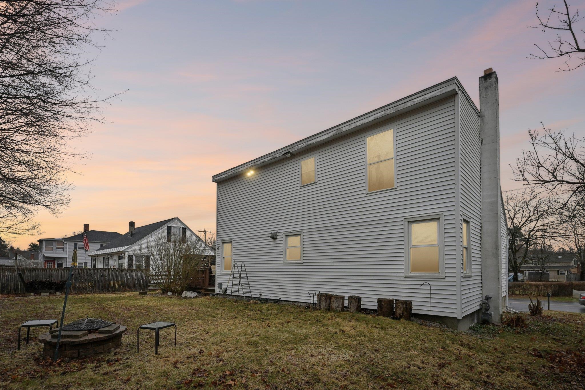 336 Rockland Ave, Manchester, NH 03102