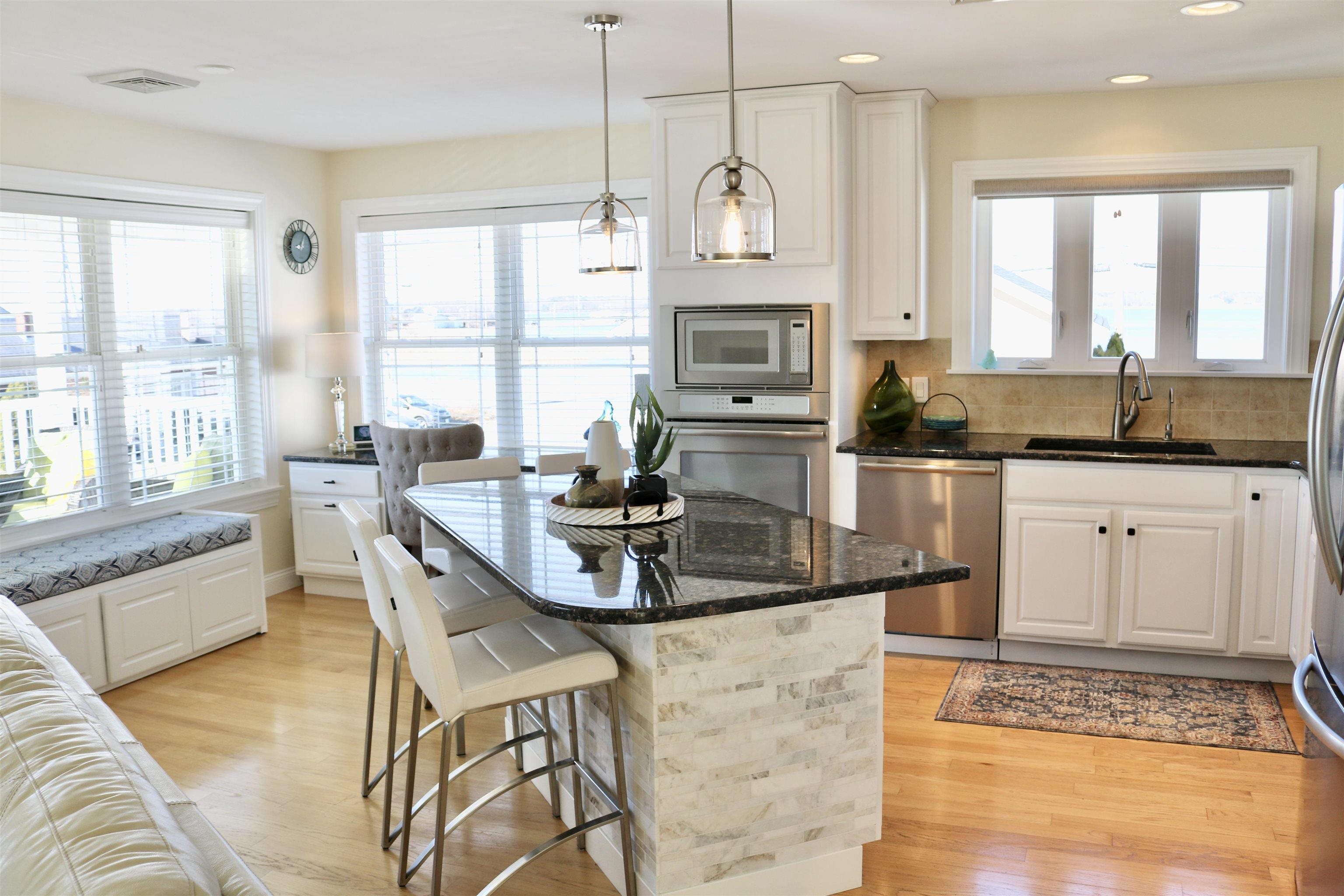 562 Nashua St, Seabrook, NH 03874