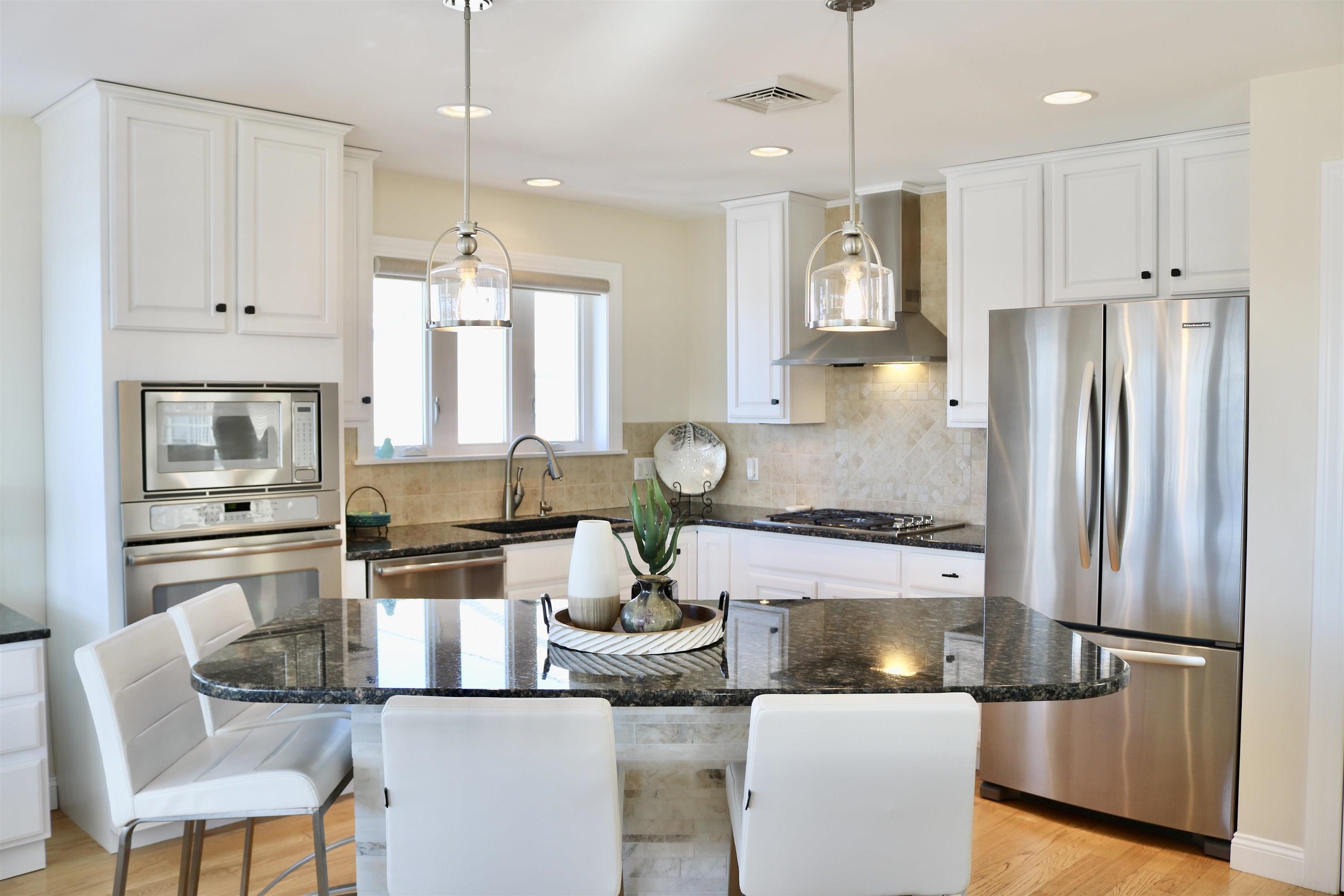 562 Nashua St, Seabrook, NH 03874